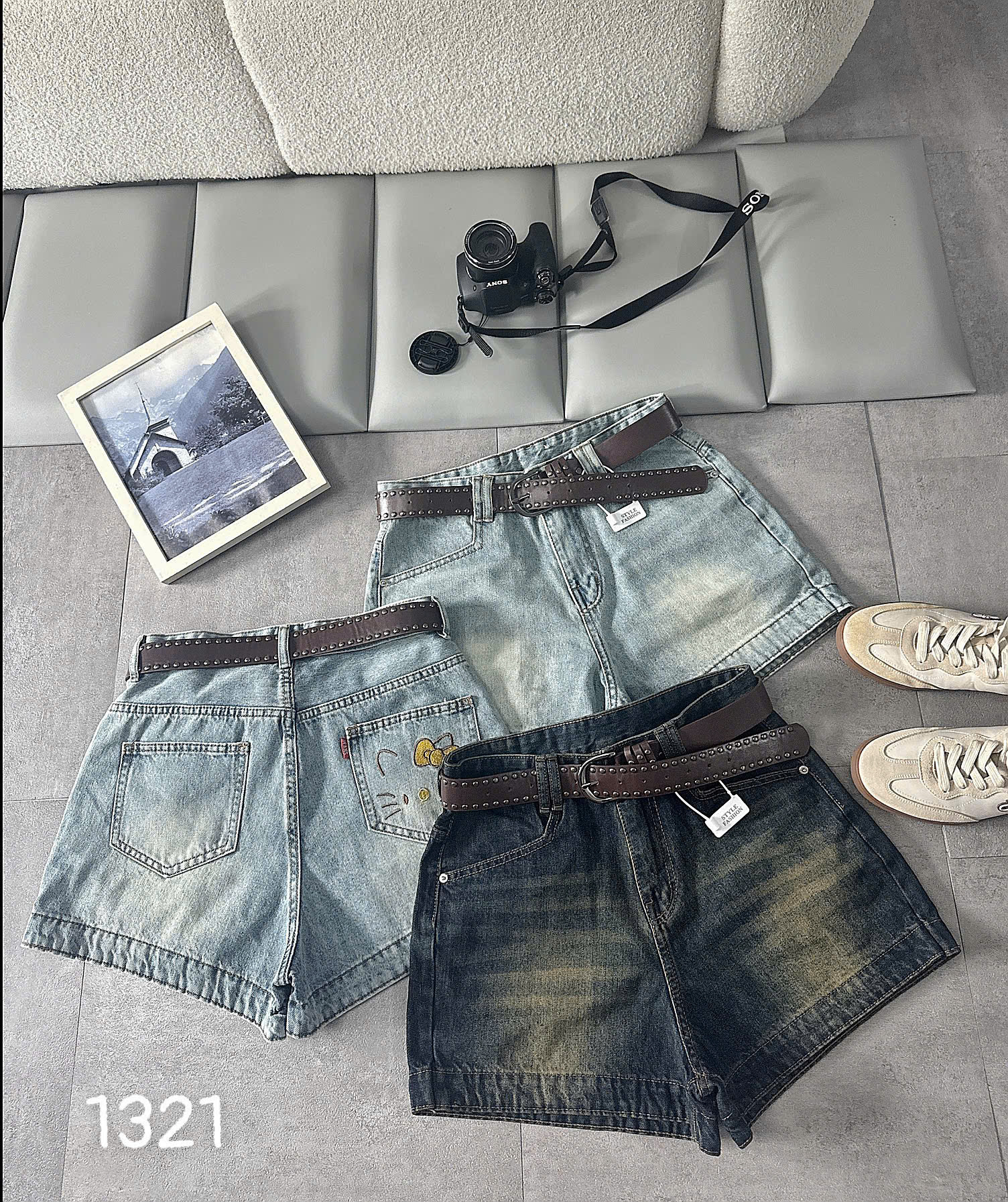 Góc phối màu quần short jean thêu mèo nơ bigsize T-QSJ1321 xanh nhạt và xanh đậm