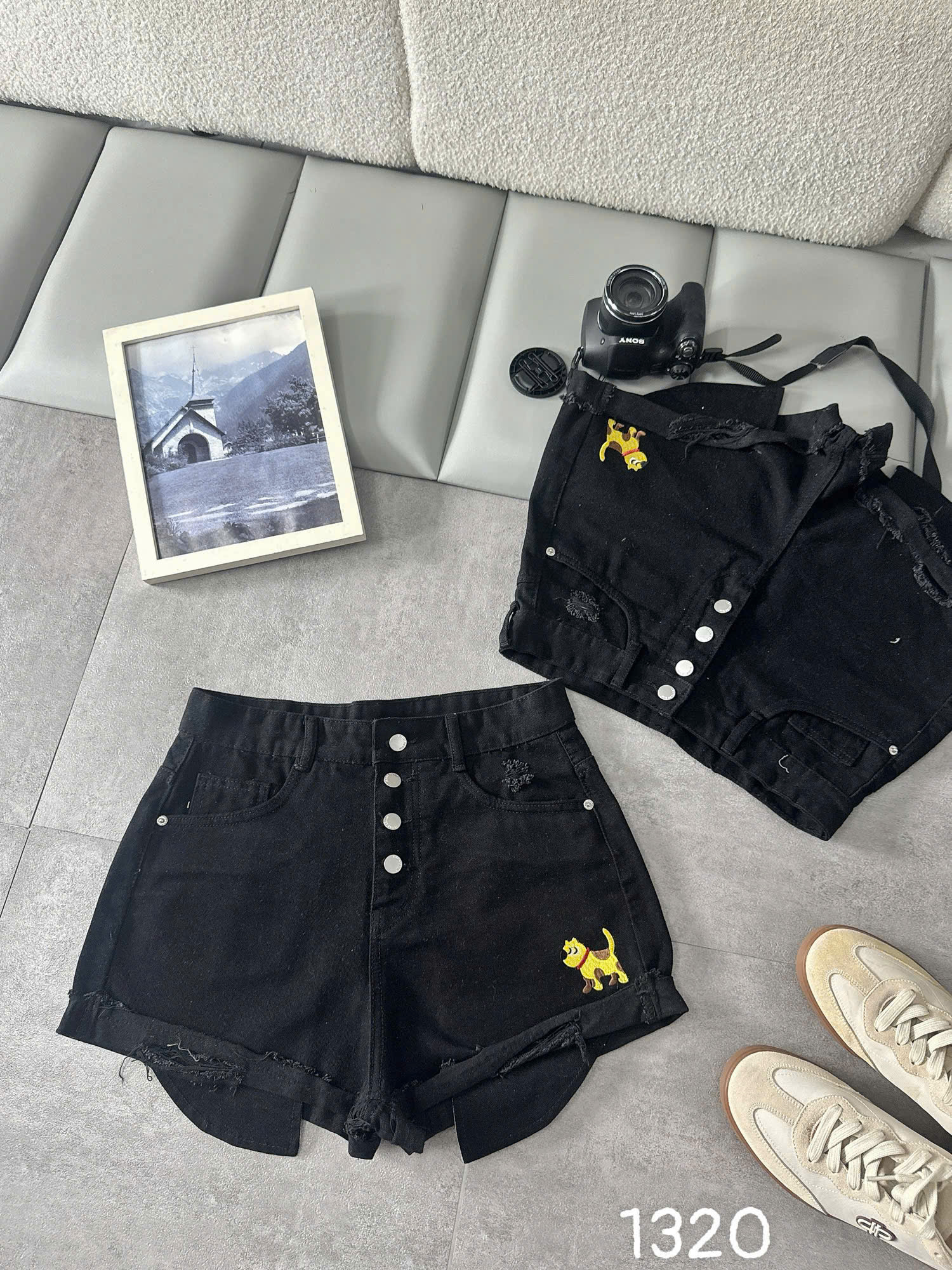 Quần short jean bigsize T-QSJ1320 màu đen 4 nút thêu hình