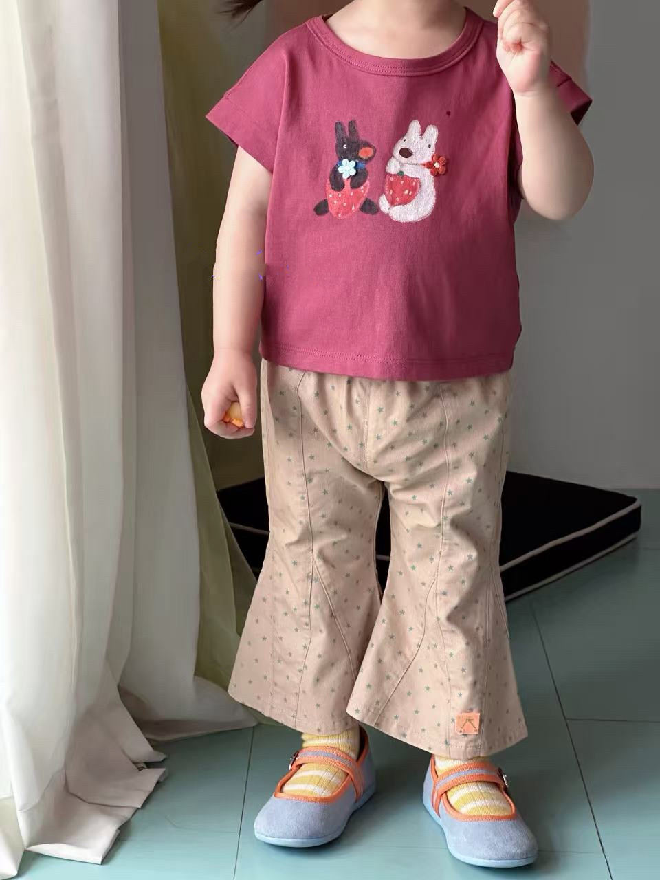 quần loe ngôi sao màu nâu be qaqaho