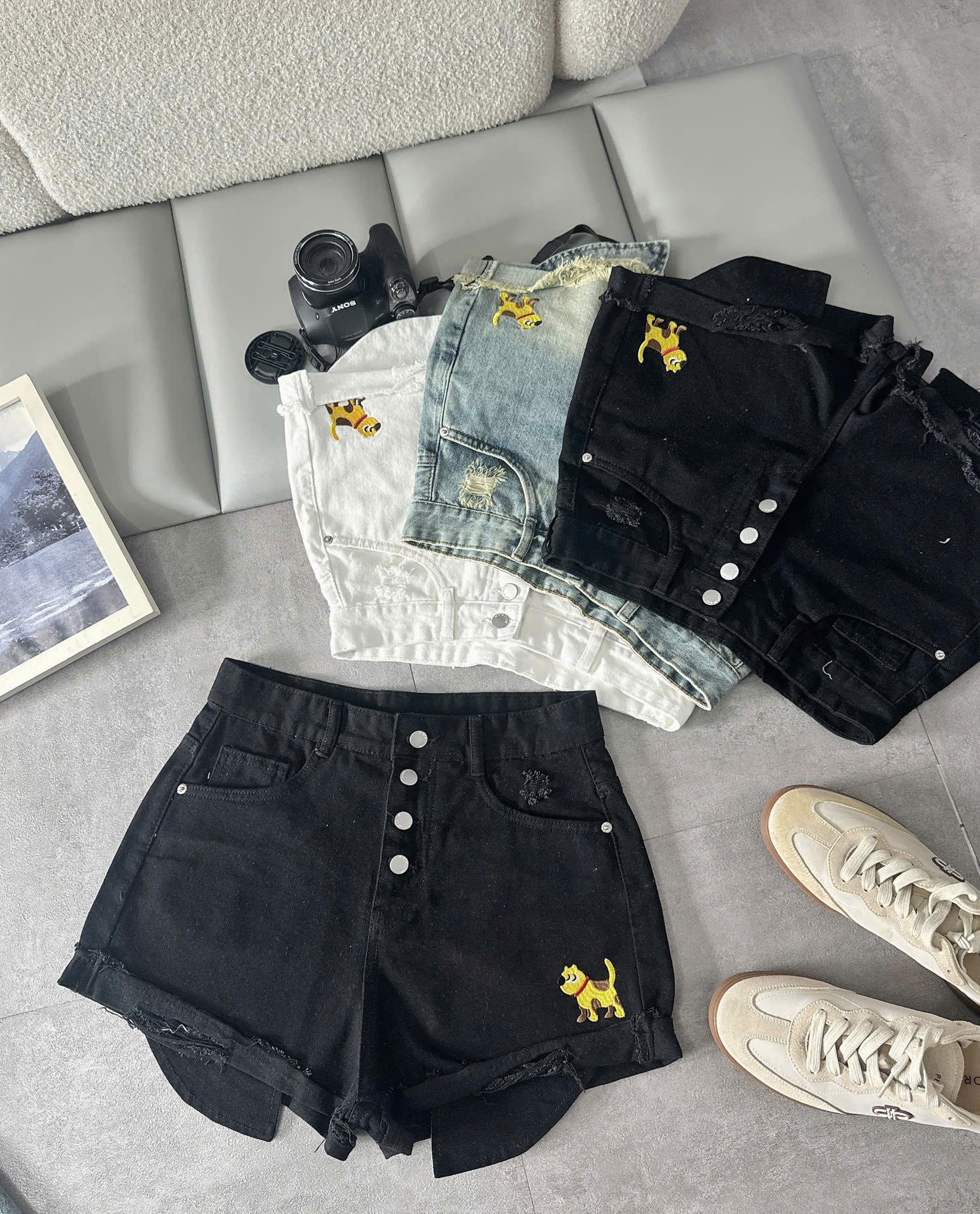 Ảnh tổng thể quần short jean túi lồi thêu 4 nút bigsize T-QSJ1320