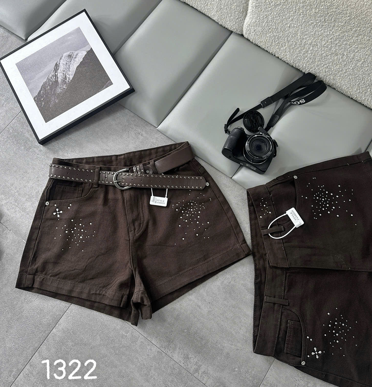 Chi tiết quần short jean ép đá bigsize màu nâu đậm T-QSJ1322 phần túi và thân trước