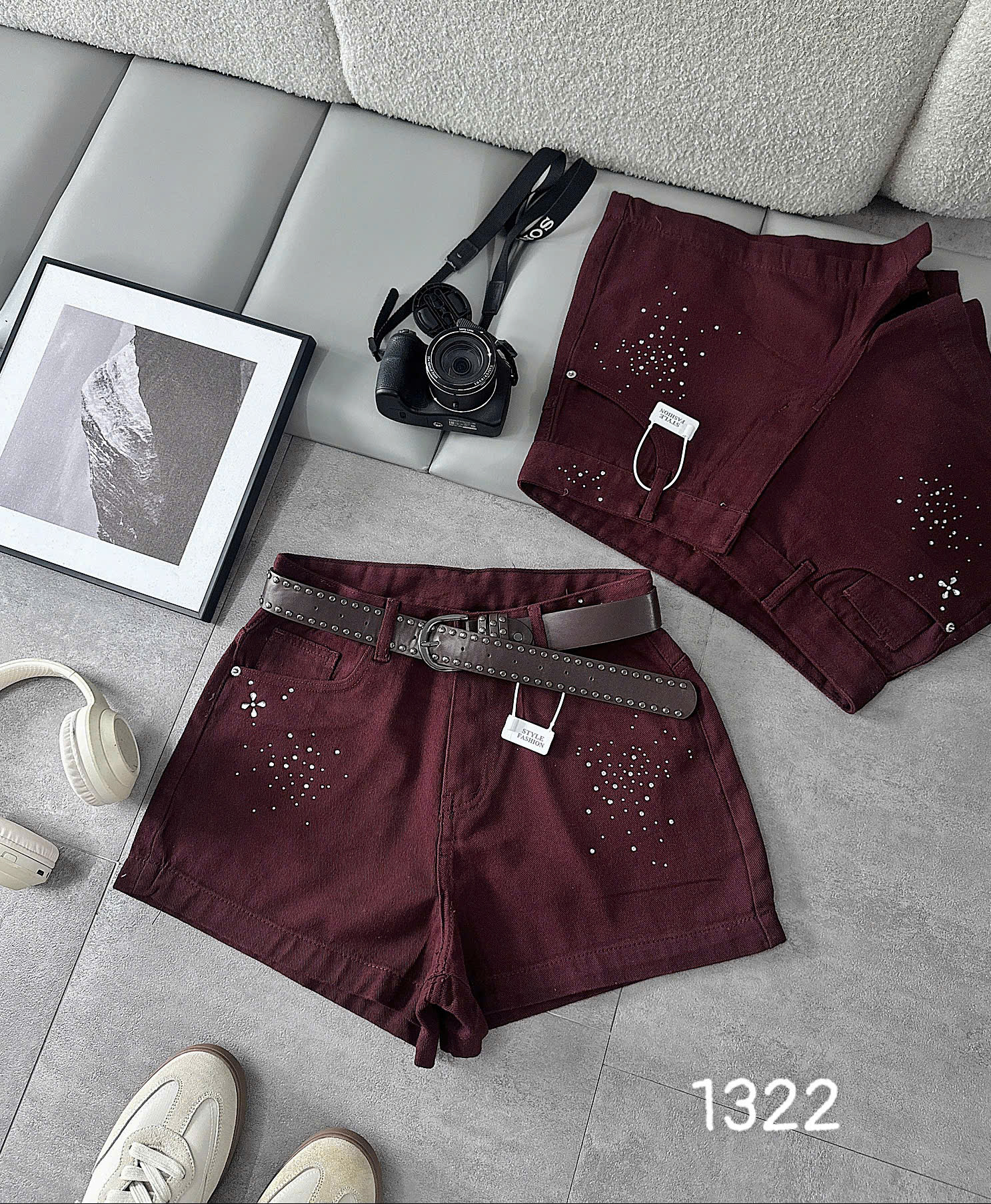 Quần short jean ép đá bigsize T-QSJ1322 màu đỏ đô nổi bật khi đi chơi