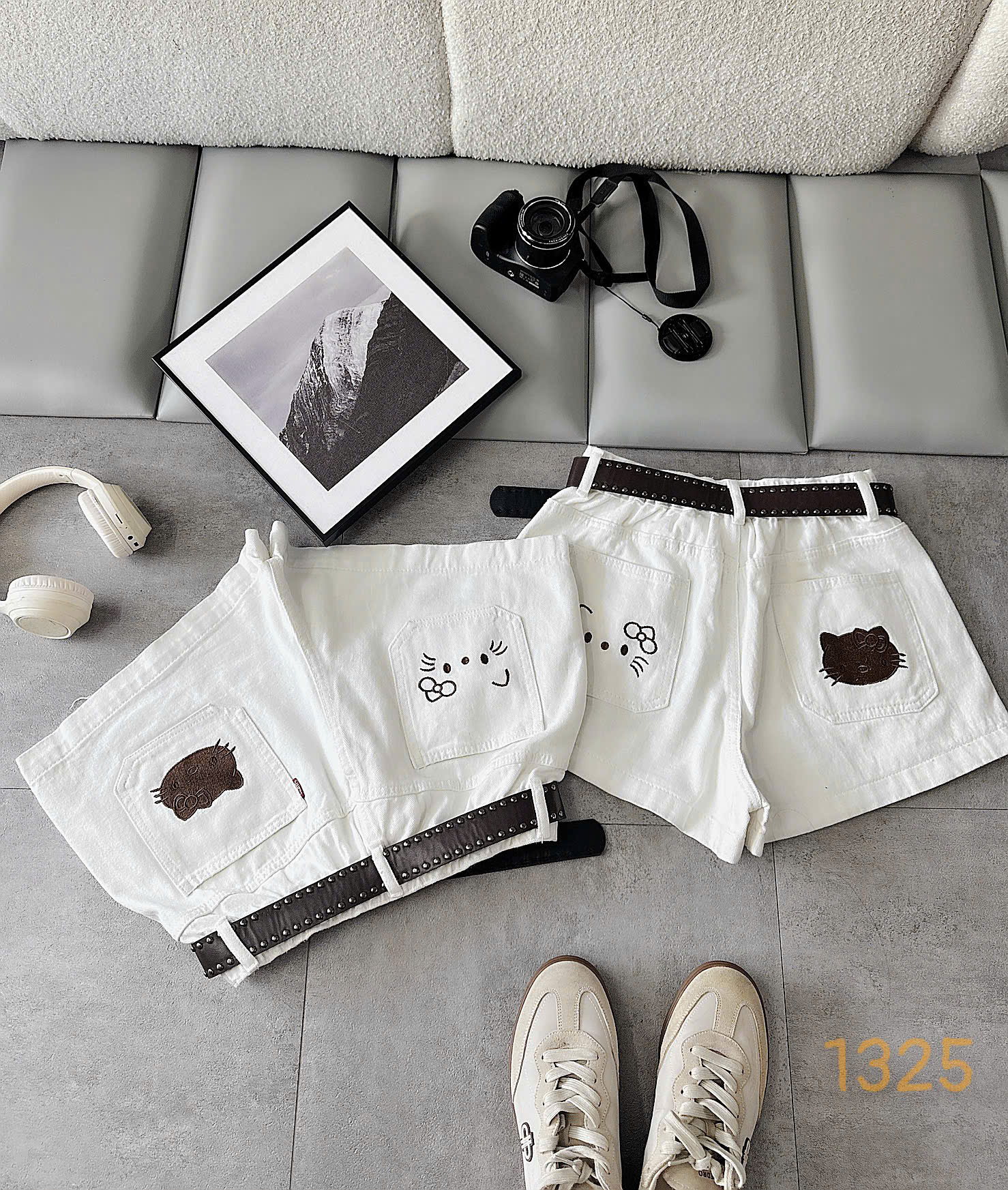 Chi tiết lưng thun và túi sau thêu mèo quần short jean bigsize T-QSJ1325