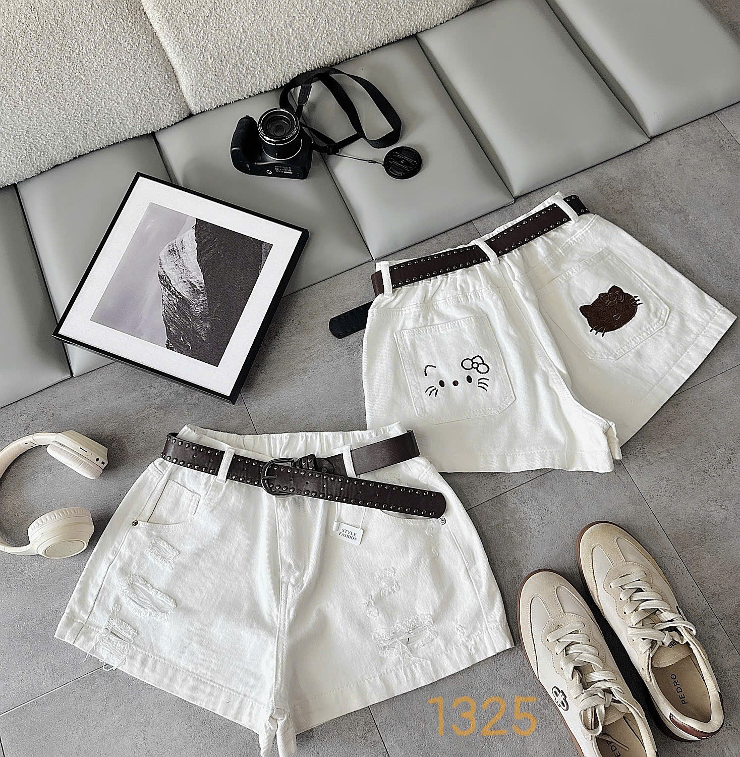 Quần short jean bigsize lưng thun màu trắng phối sneaker T-QSJ1325