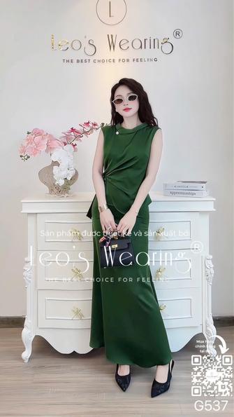 Product image - G537-Sét áo lụa cổ trụ đính nút phối dây chiết eo+Chân váy dài xanh
