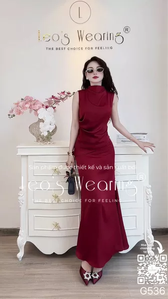Product image - G536-Sét áo lụa cổ cao thiết kế dây rút chiết eo khéo léo+Chân váy dài đỏ