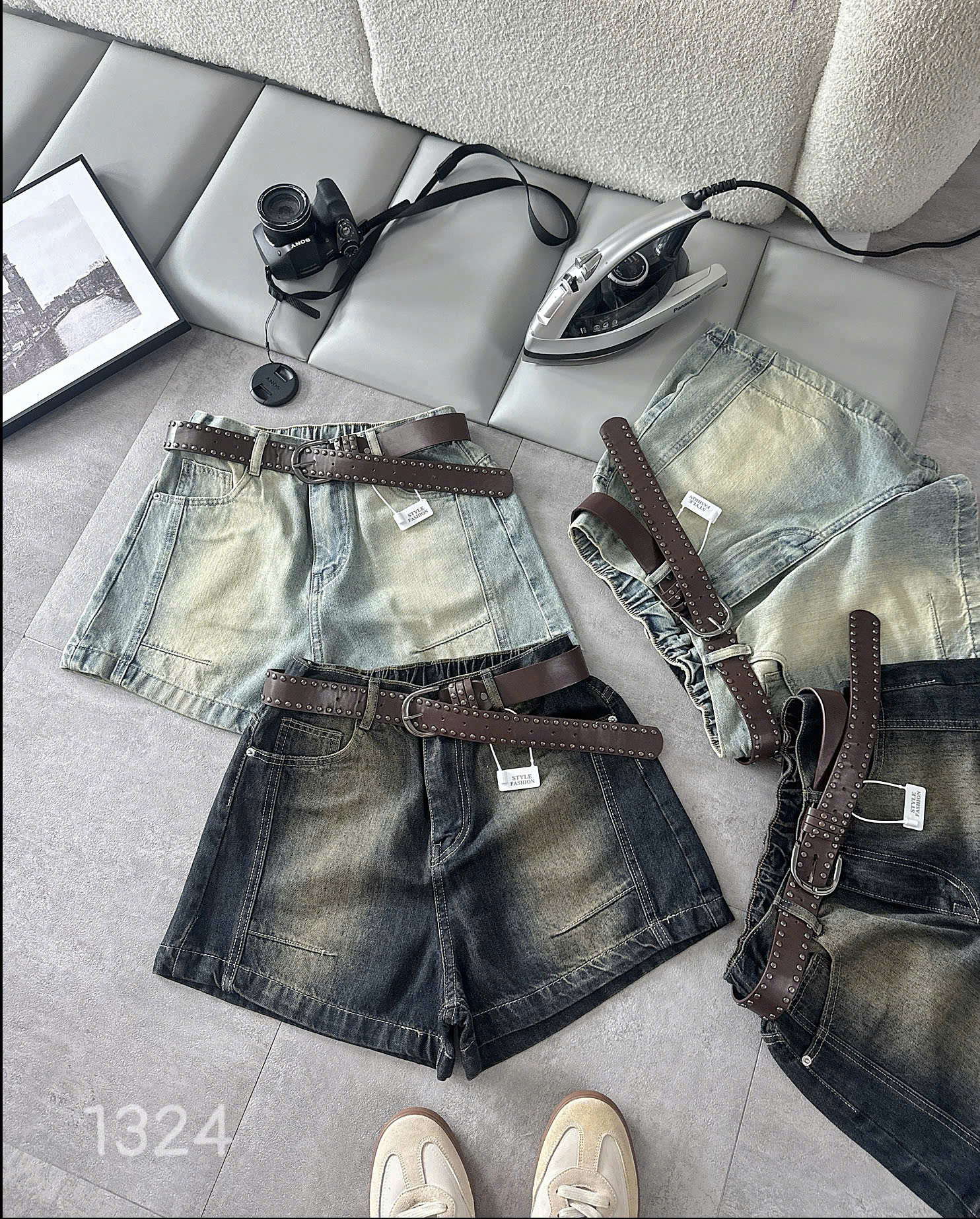 Quần short jean lưng thun bigsize T-QSJ1324 xanh nhạt và đen wash nhìn từ trên xuống