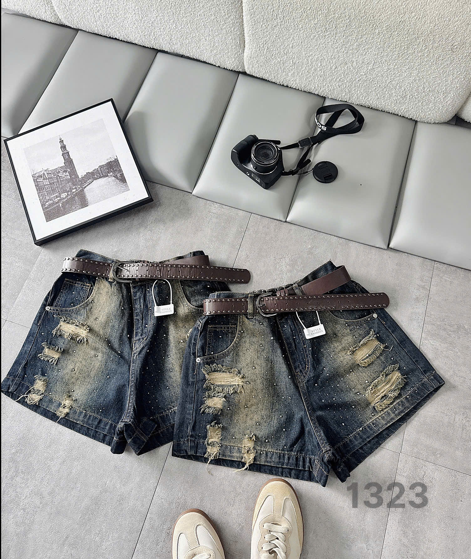 Cận cảnh quần short jean bigsize T-QSJ1323 xanh wash đậm với rách và đá li ti