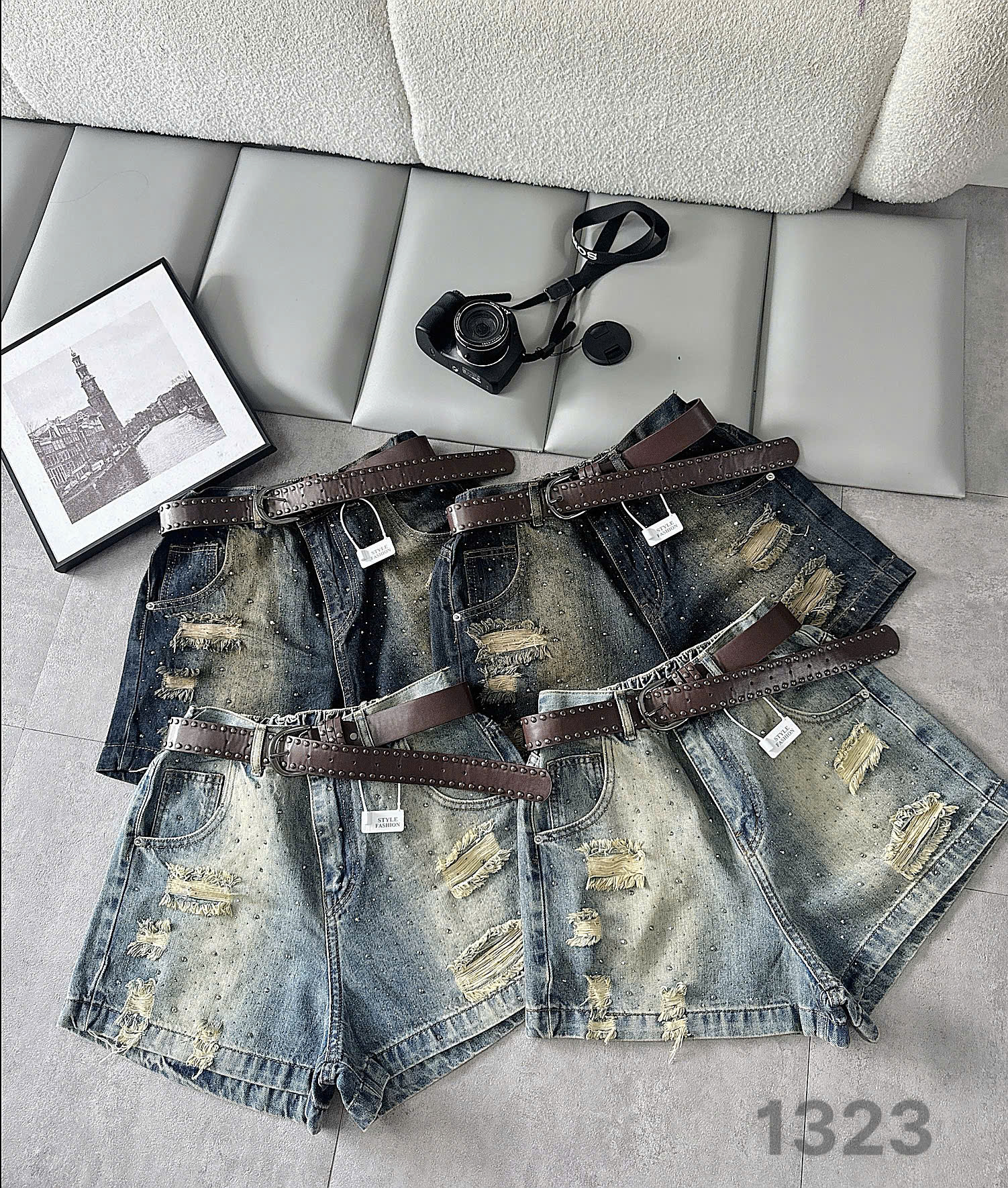 Quần short jean bigsize T-QSJ1323 với hai tông xanh wash sáng và xanh wash đậm