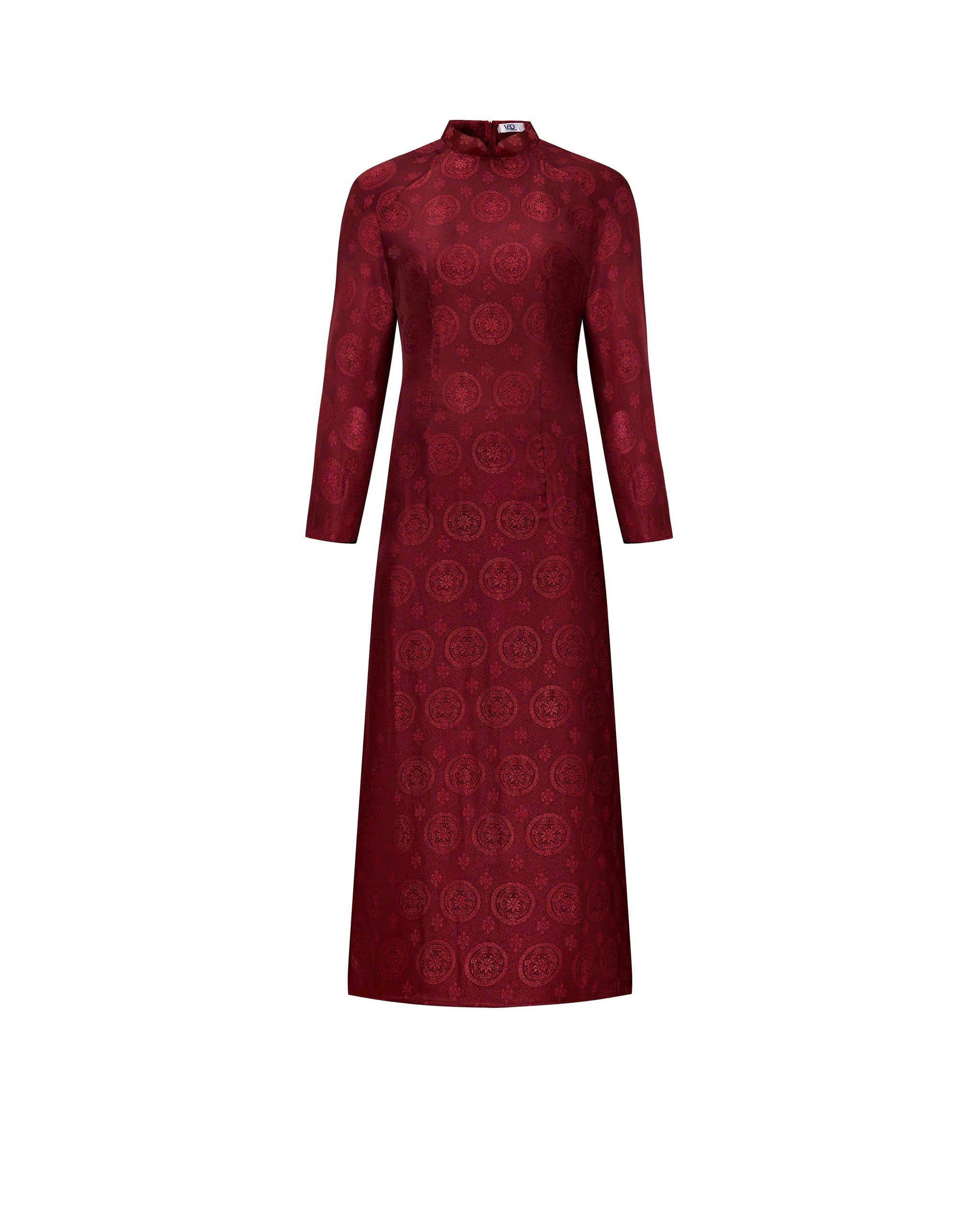 Mặt trước áo dài đỏ đô tay dài raglan V-SET021