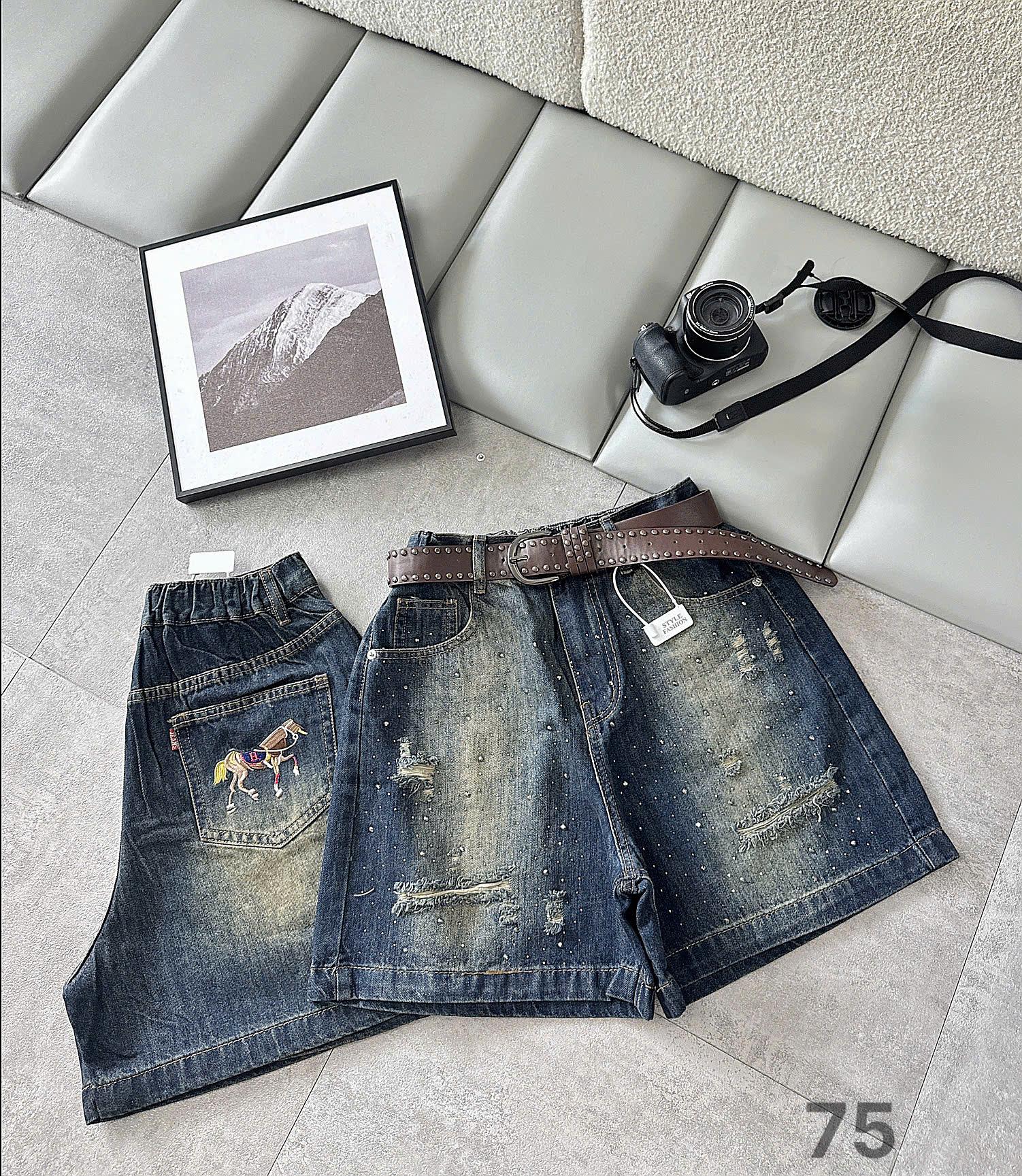 Mặt trước và mặt sau quần short jean lửng bigsize màu xanh đậm T-QSJ75