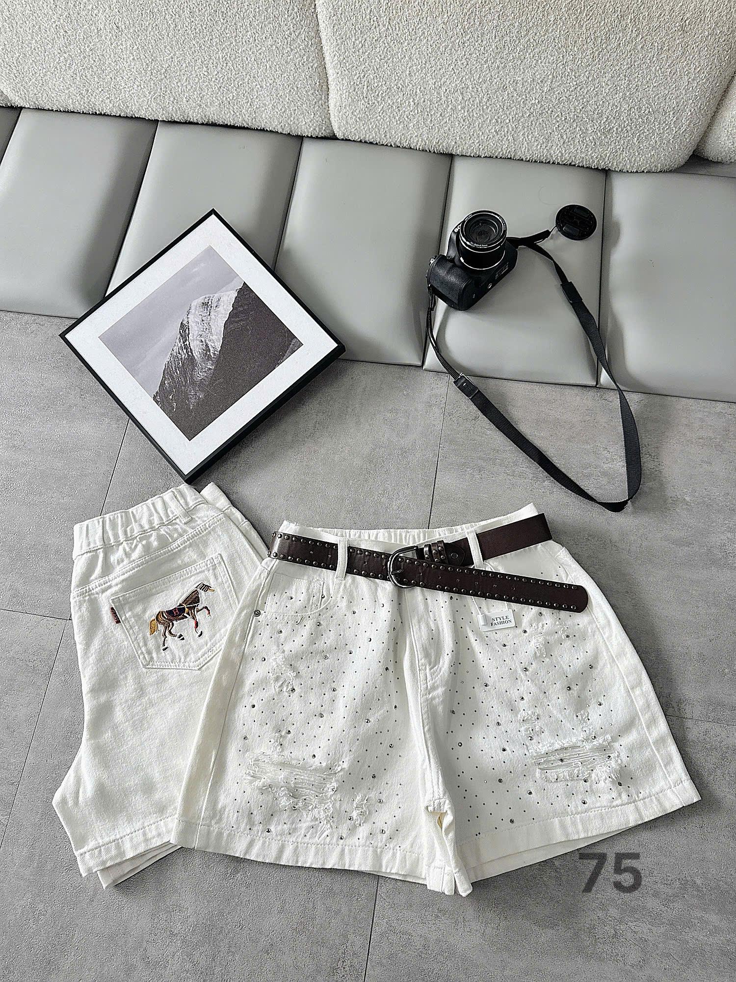 Mặt trước và mặt sau quần short jean lửng bigsize màu trắng T-QSJ75