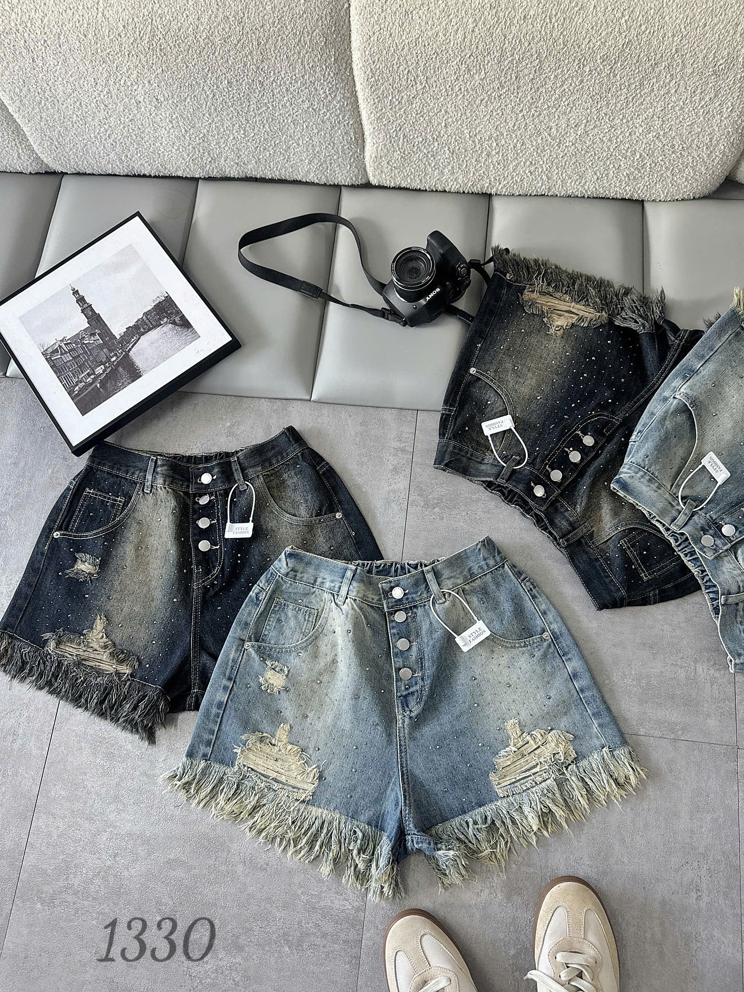 Quần short jean lưng thun ép đá bigsize T-QSJ1330 màu đen xám và xanh jean nhạt