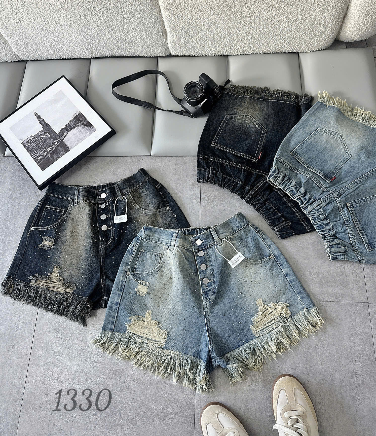 Mặt trước và mặt sau quần short jean bigsize T-QSJ1330 có lưng thun và túi sau