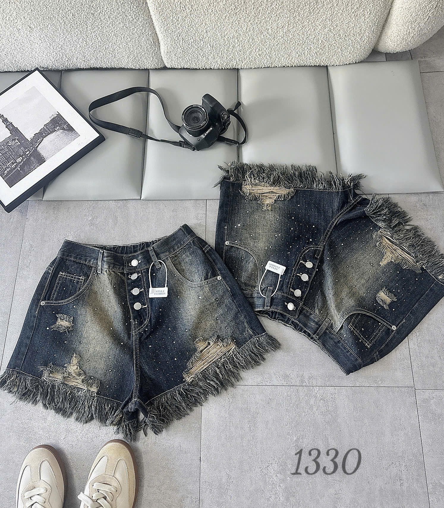 Mặt trước và lưng thun sau quần short jean bigsize T-QSJ1330 màu đen xám