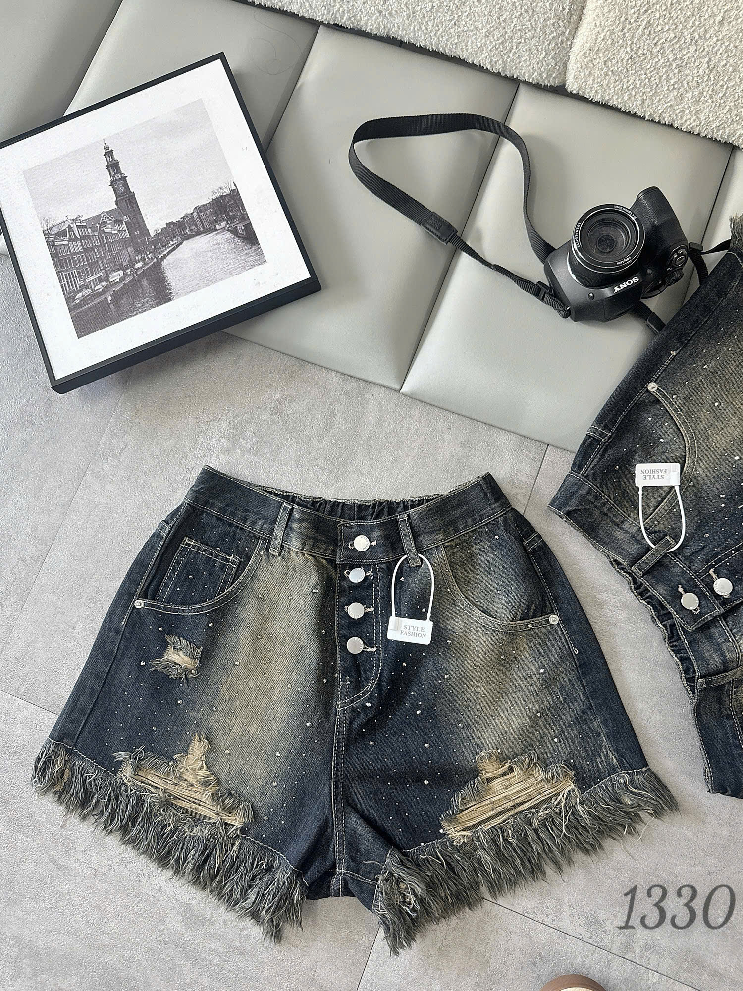 Quần short jean bigsize ép đá 4 nút T-QSJ1330 màu đen xám
