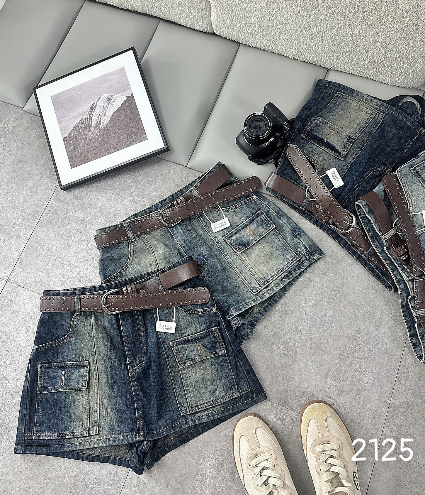 Quần giả váy jean T-QVJ2125 nhìn rõ mặt trước dáng A và phần quần short bên trong