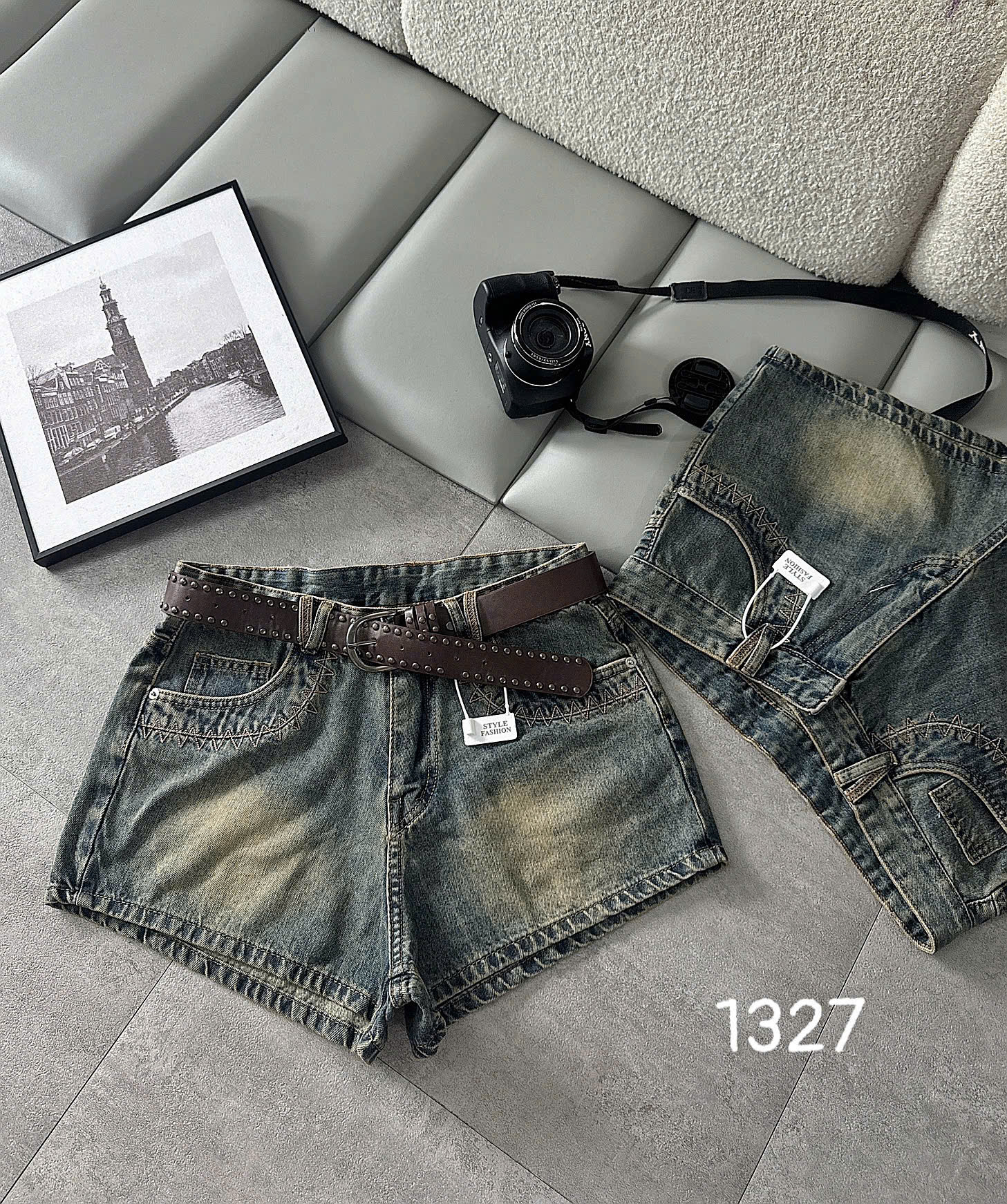 Quần short jean xanh wash rêu T-QSJ1327 kèm ảnh gấp thân sau thấy túi và đường may