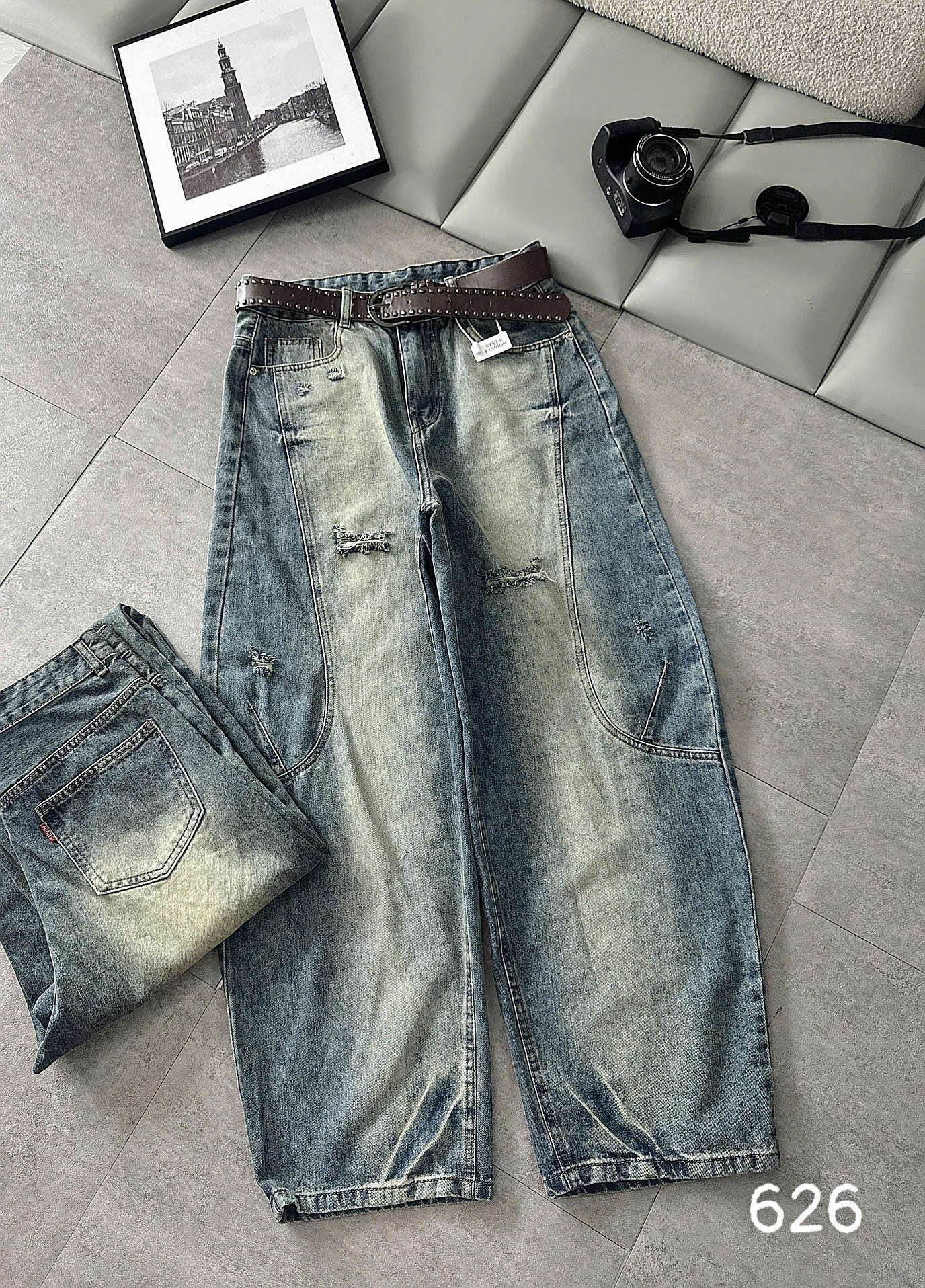 Quần jean boy thụng bigsize QJ626 màu wash nhạt thân trước túi cong và chi tiết rách nhẹ