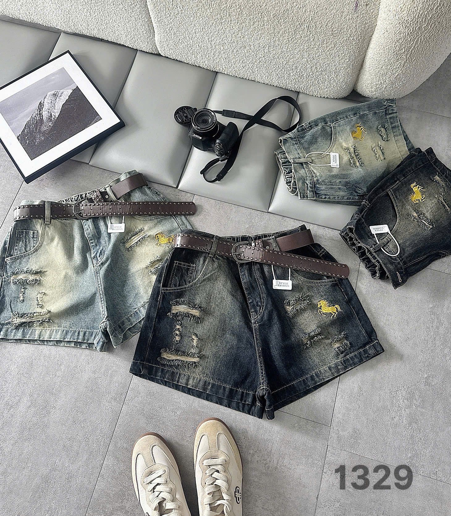 Quần short jean lưng thun bigsize T-QSJ1329 màu xanh nhạt và đen wash