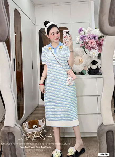 Product image - Váy kẻ đính hoa cute về 2 màu Freesize dưới 65kg