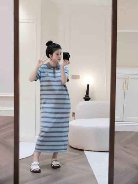 Product image - Váy cổ bẻ Polo kẻ ngang dáng suông basic freesize dưới 65kg