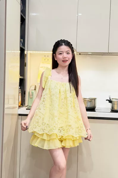 Product image - Set Áo Babydoll Hai Dây Nơ Thêu Hoa Kèm Quần Đùi Tầng Xinh Xắn