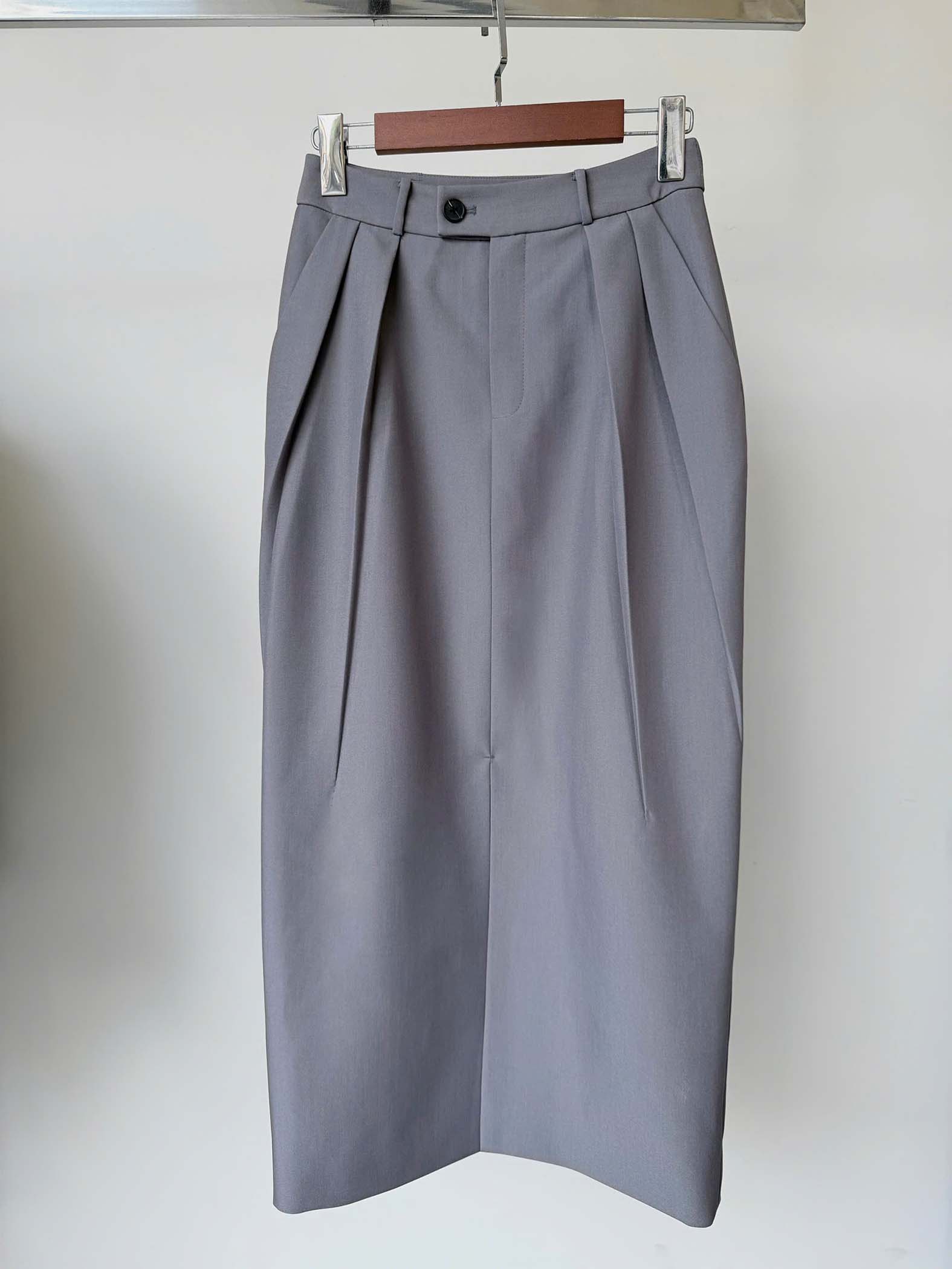 Midi front-slit pleated skirt