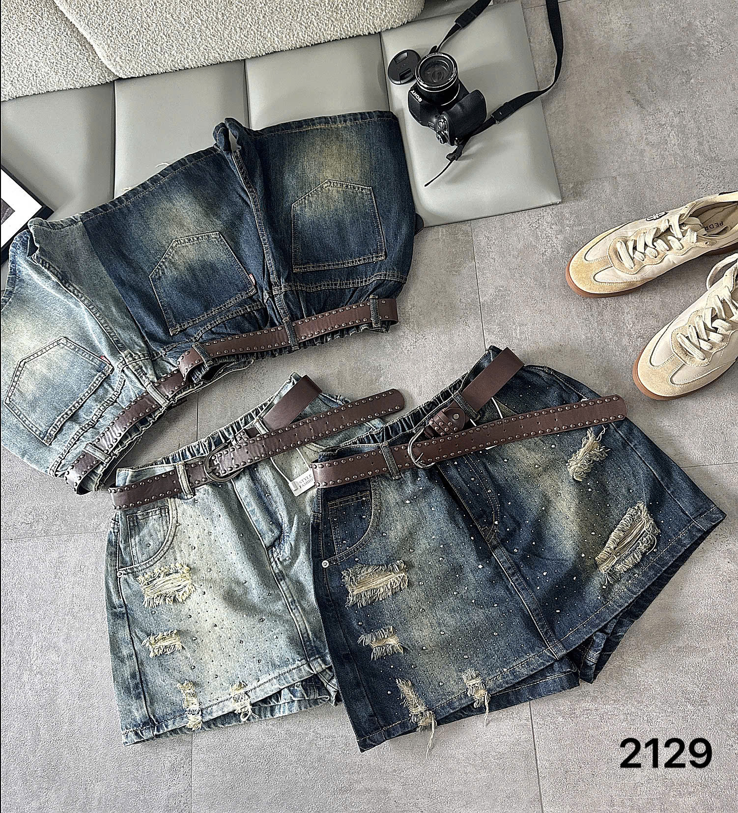 Quần giả váy jean T-QVJ2129 cả hai màu, thấy mặt trước và mặt sau quần short