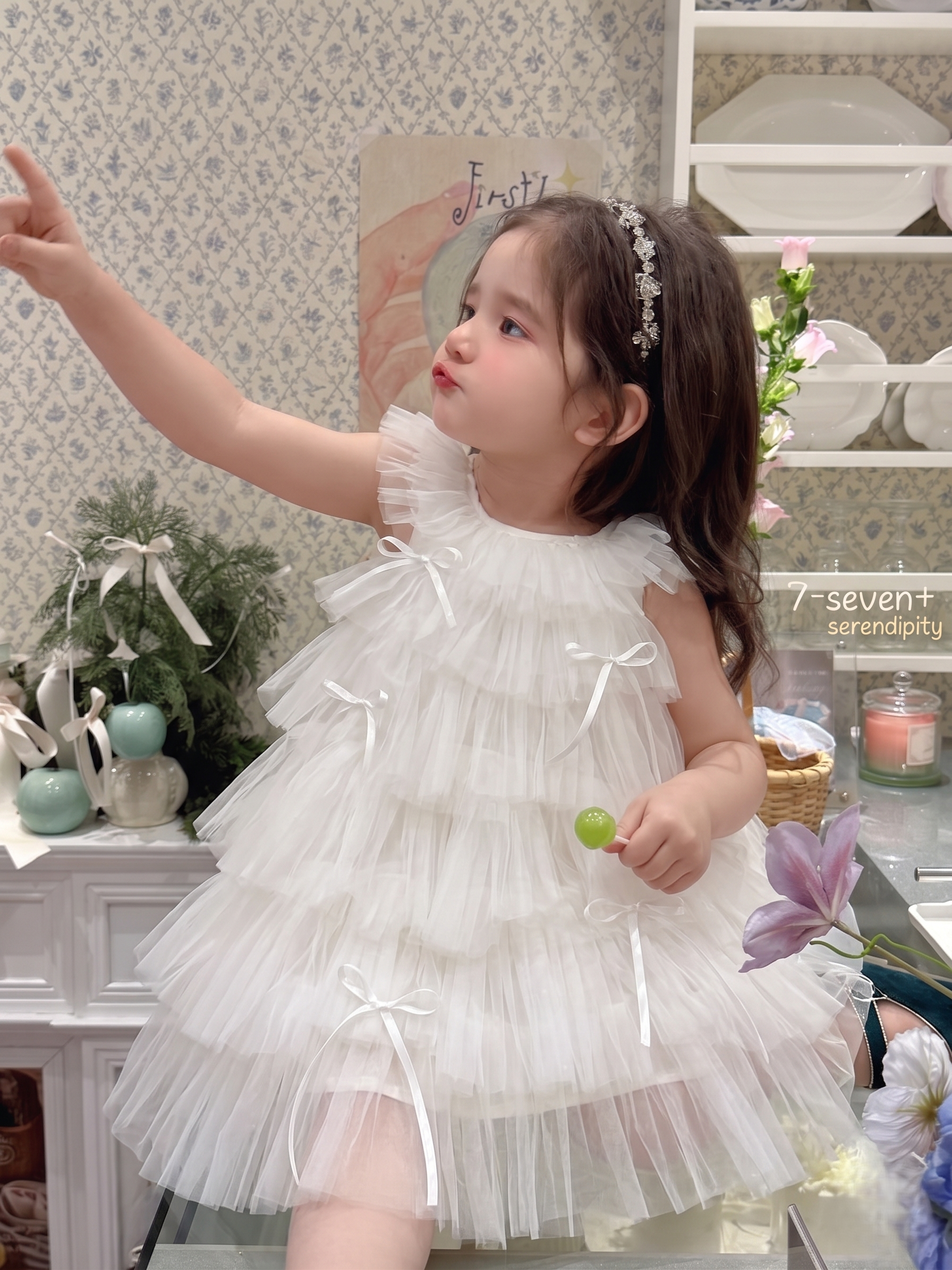 7-seven - Đầm tutu trắng đính nơ 5 tầng