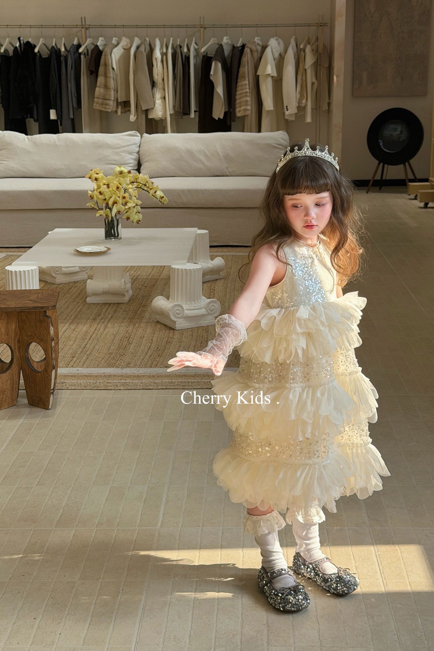 Cherry Kids- Đầm hoa rơi ánh bạc màu Kem
