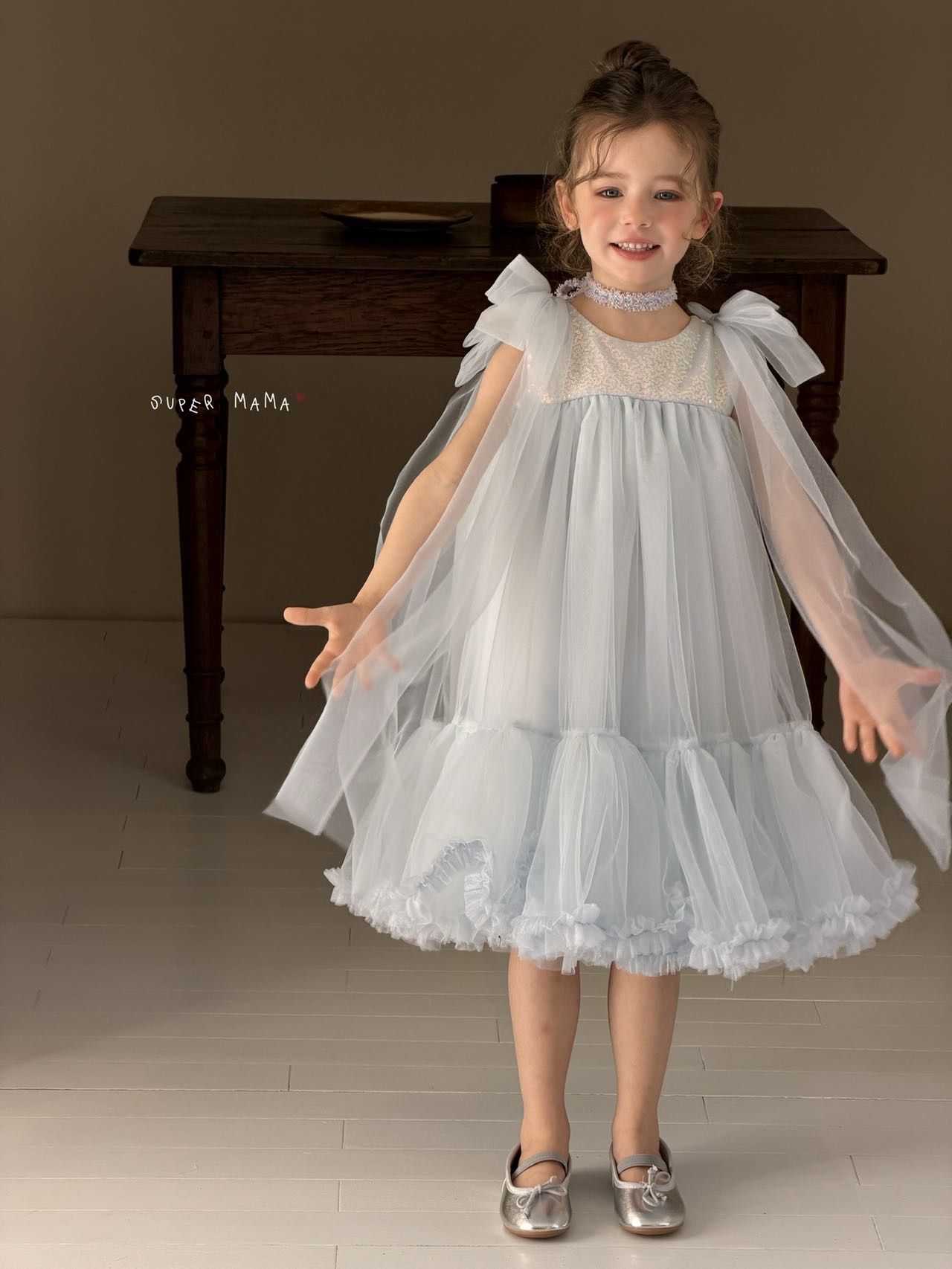 Đầm Super Mama light blue vai nơ lấp lánh