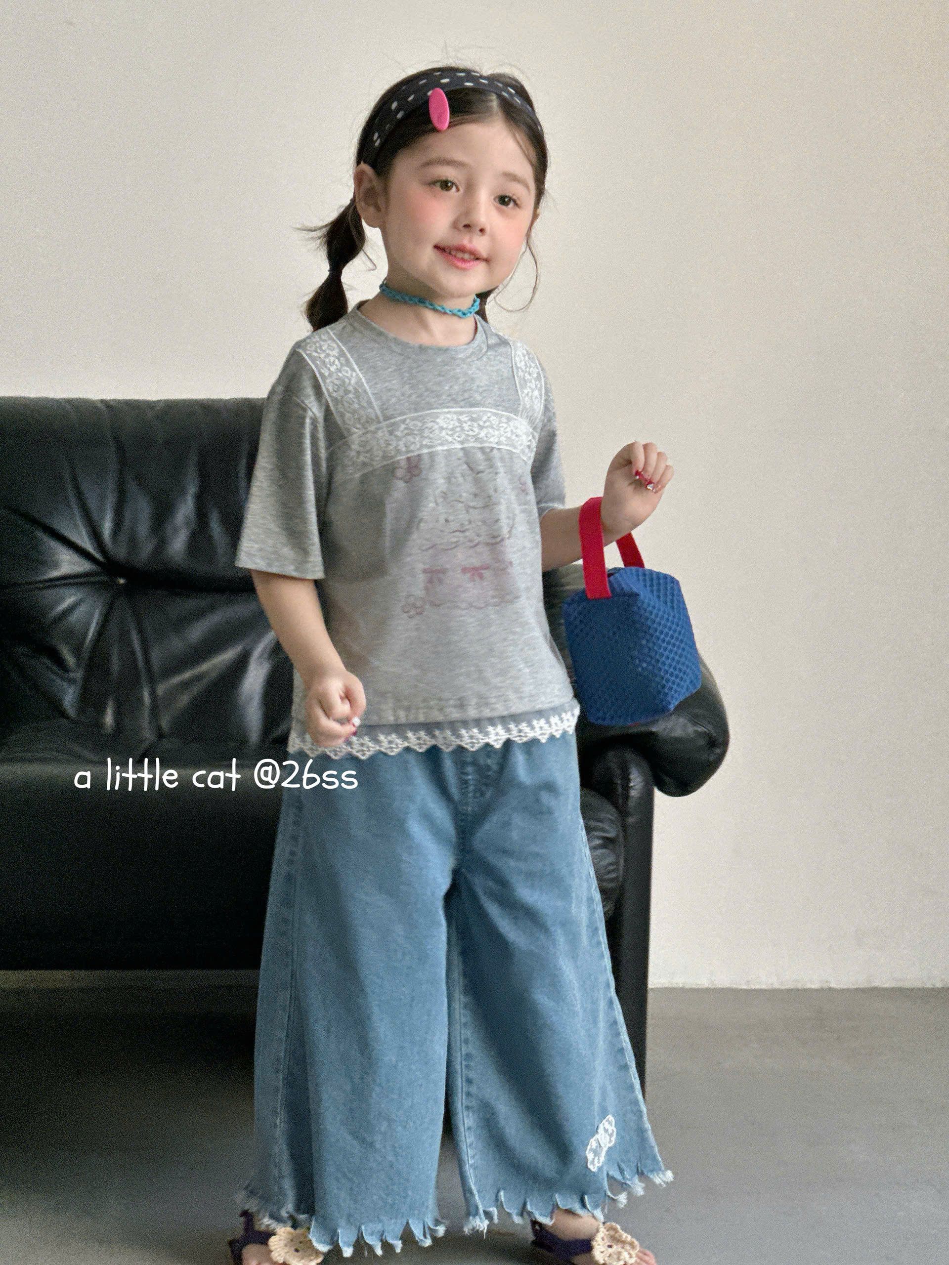 A Little Cat - Quần denim gấu tua rua