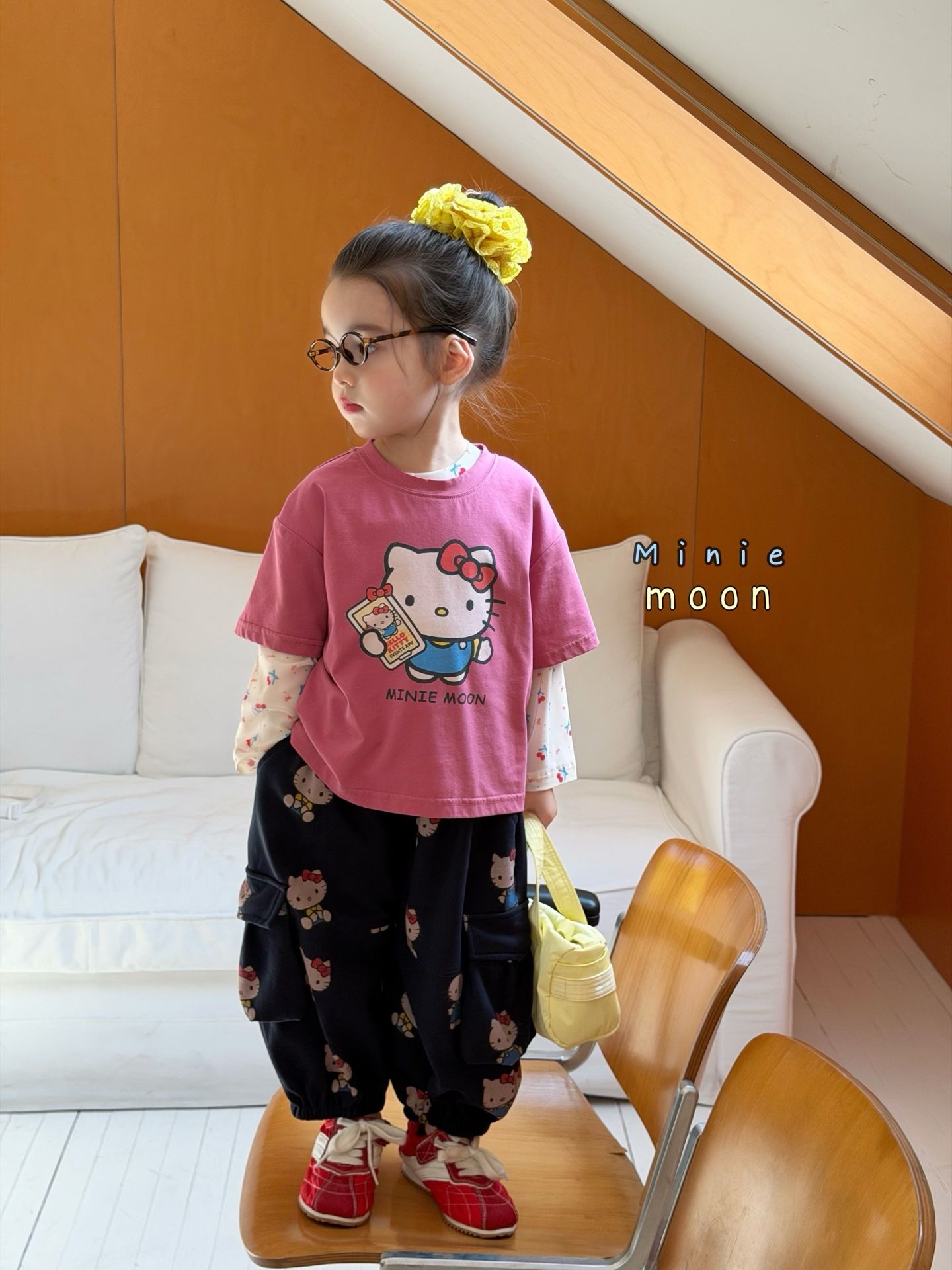 Quần Minie Moon cùng bộ Áo Kitty hồng