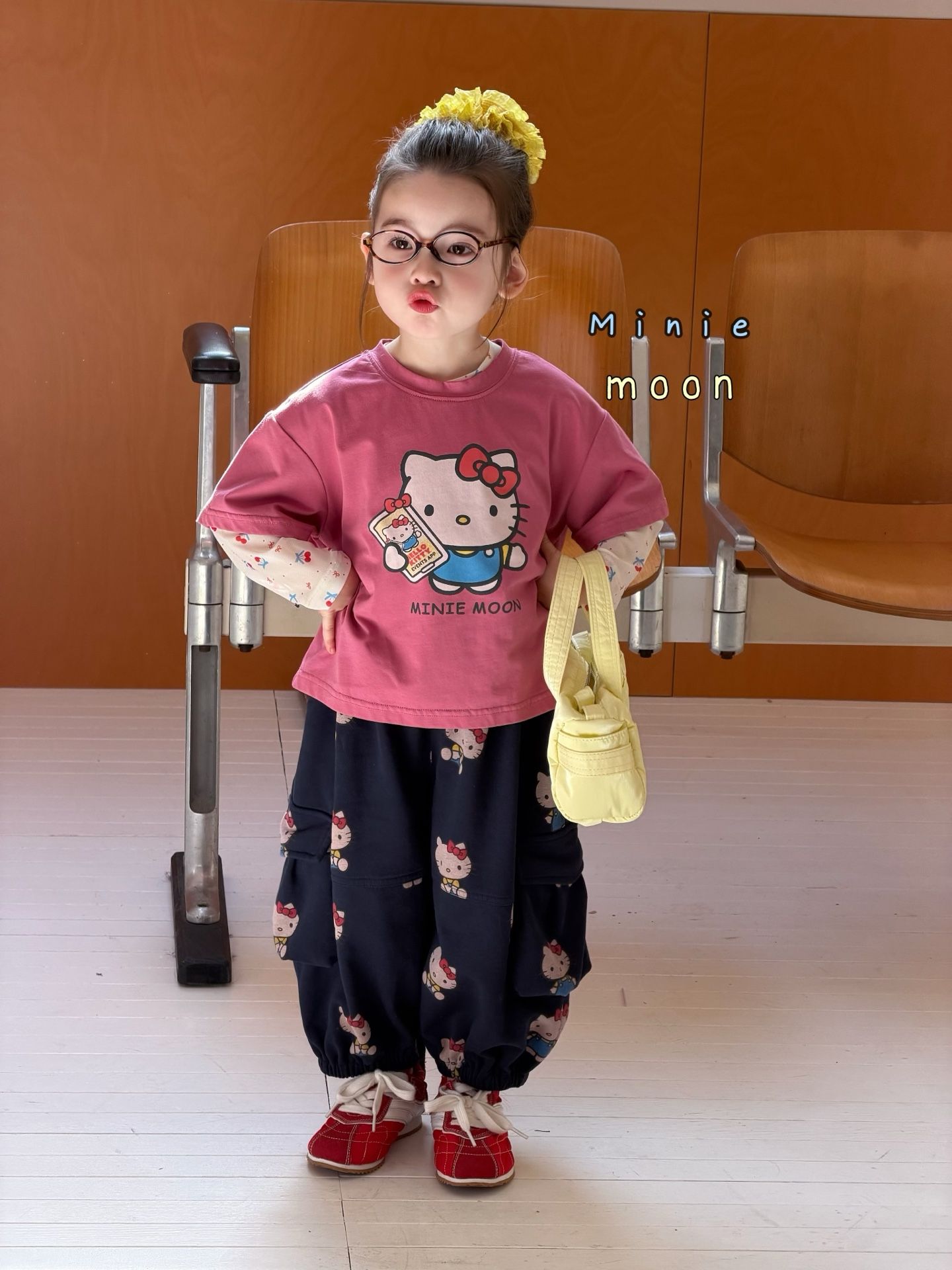 Quần Minie Moon cùng bộ Áo Kitty hồng
