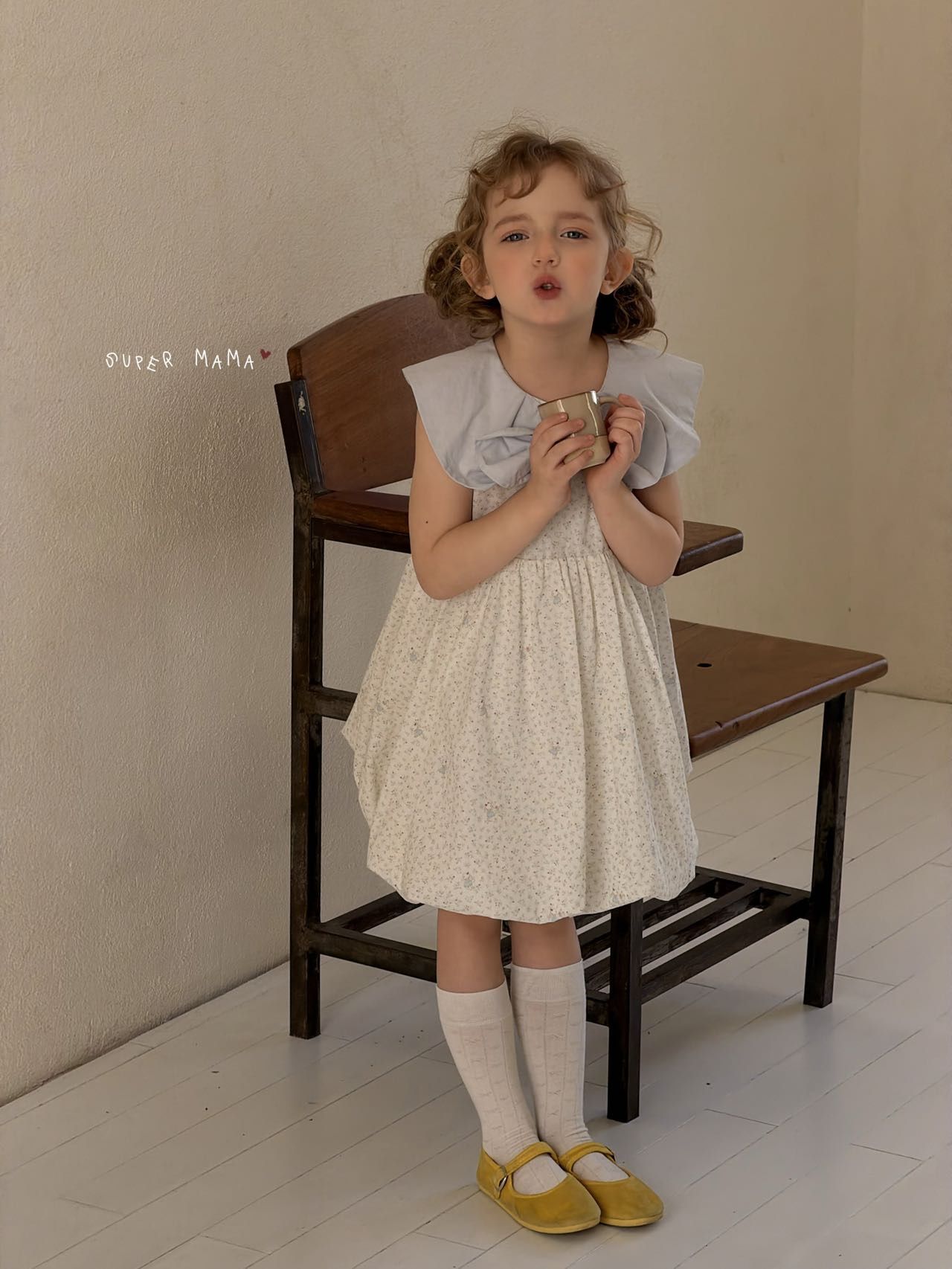 Đầm Super Mama hoa nhỏ cổ choàng