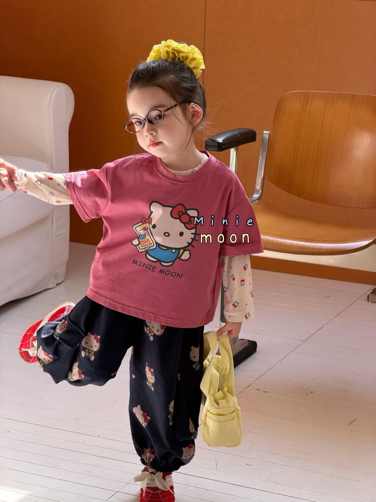 Quần Minie Moon cùng bộ Áo Kitty hồng