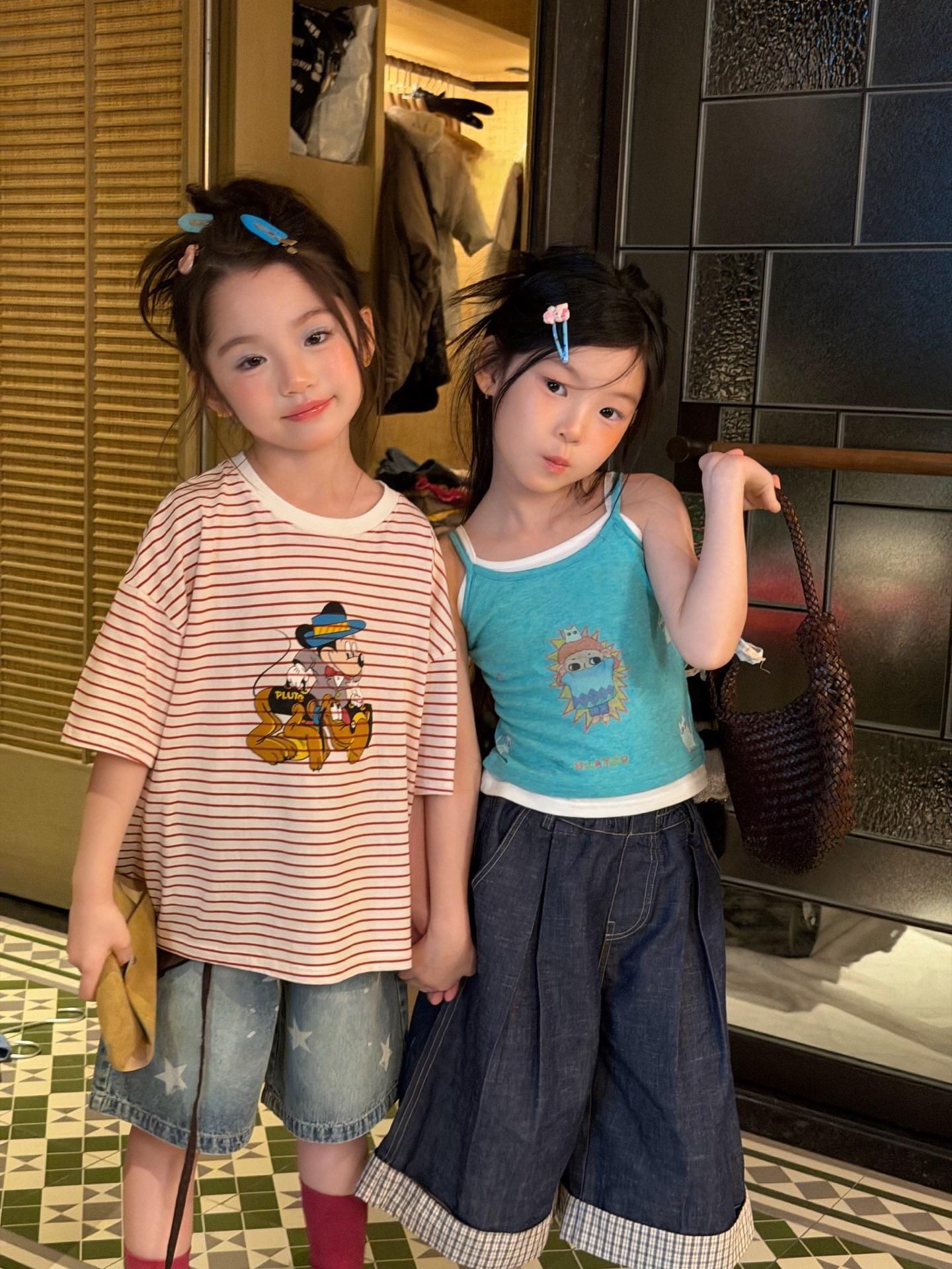 Áo phông Mickey Pluto kẻ đỏ S2l8