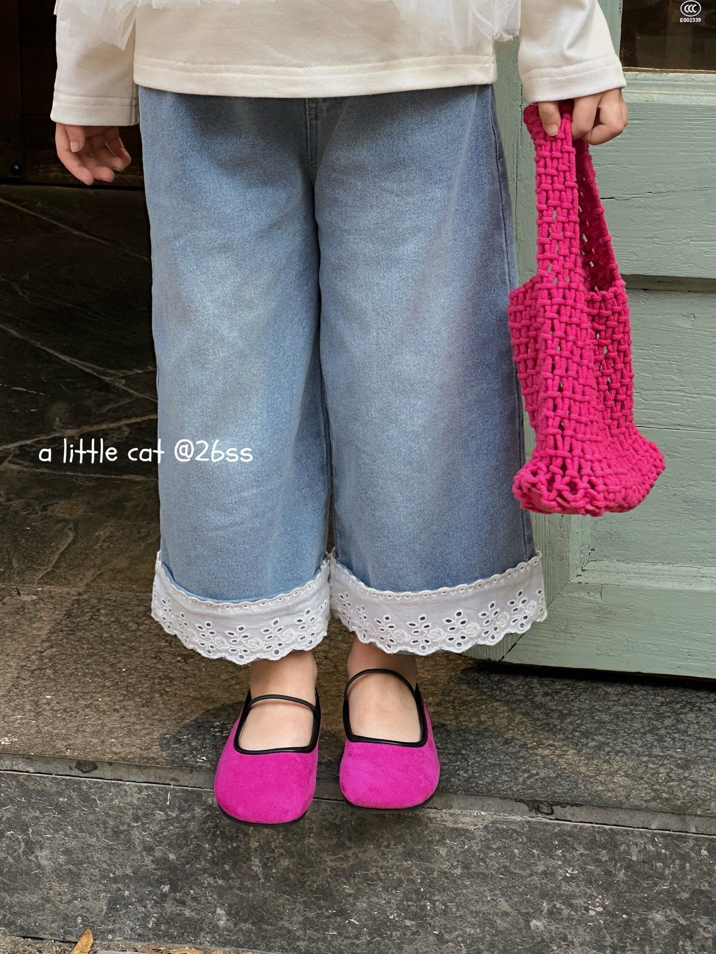 A Little Cat - Quần denim gấu ren
