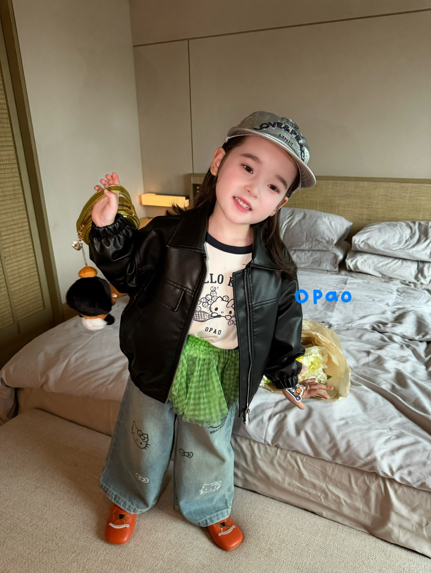 Opao - Áo khoác da cổ vuông