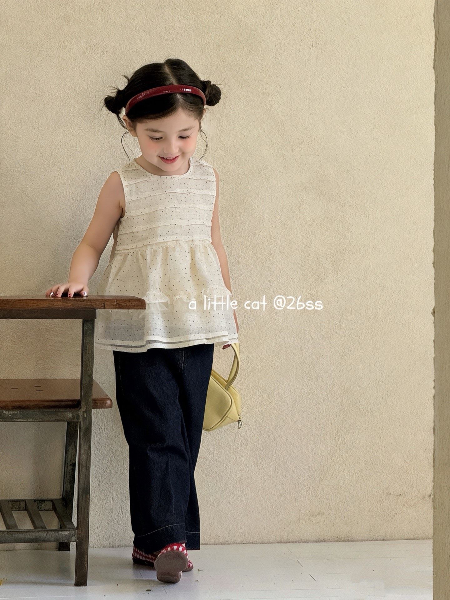 A Little Cat - Áo không tay bibi gấu loe