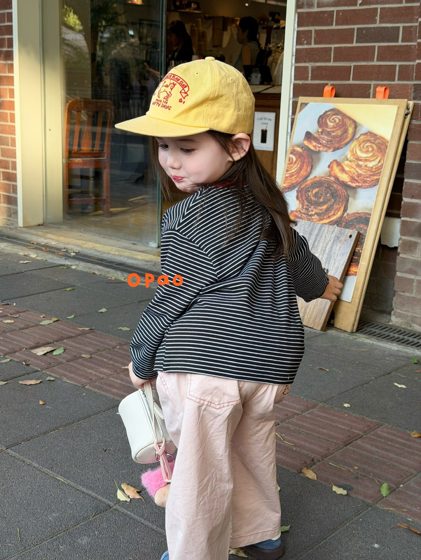Opao - Quần hồng hello opao