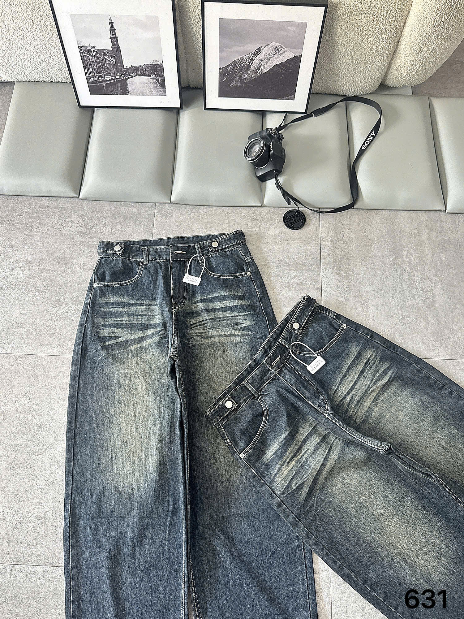 Cận phần cạp túi và wash mặt trước quần jean suông nấm T-QJ631 xanh đậm