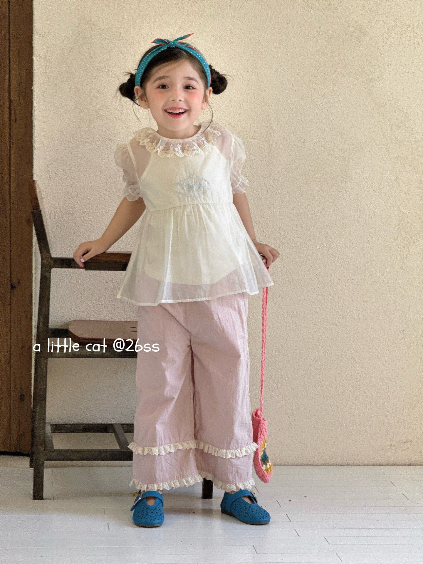A Little Cat - Set áo hai dây + áo cổ ren xuyên thấu