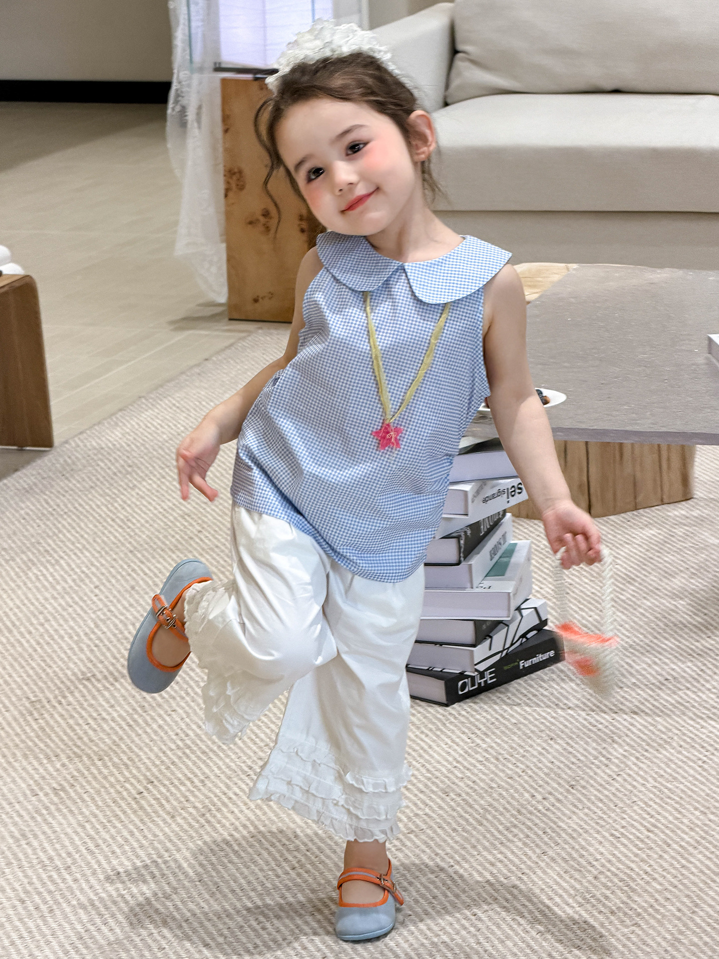 cổ sen - Quần trắng gấu 3 tầng bèo