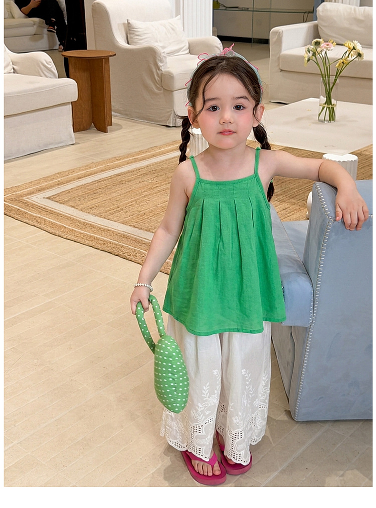 Quần trắng gấu ren hoa