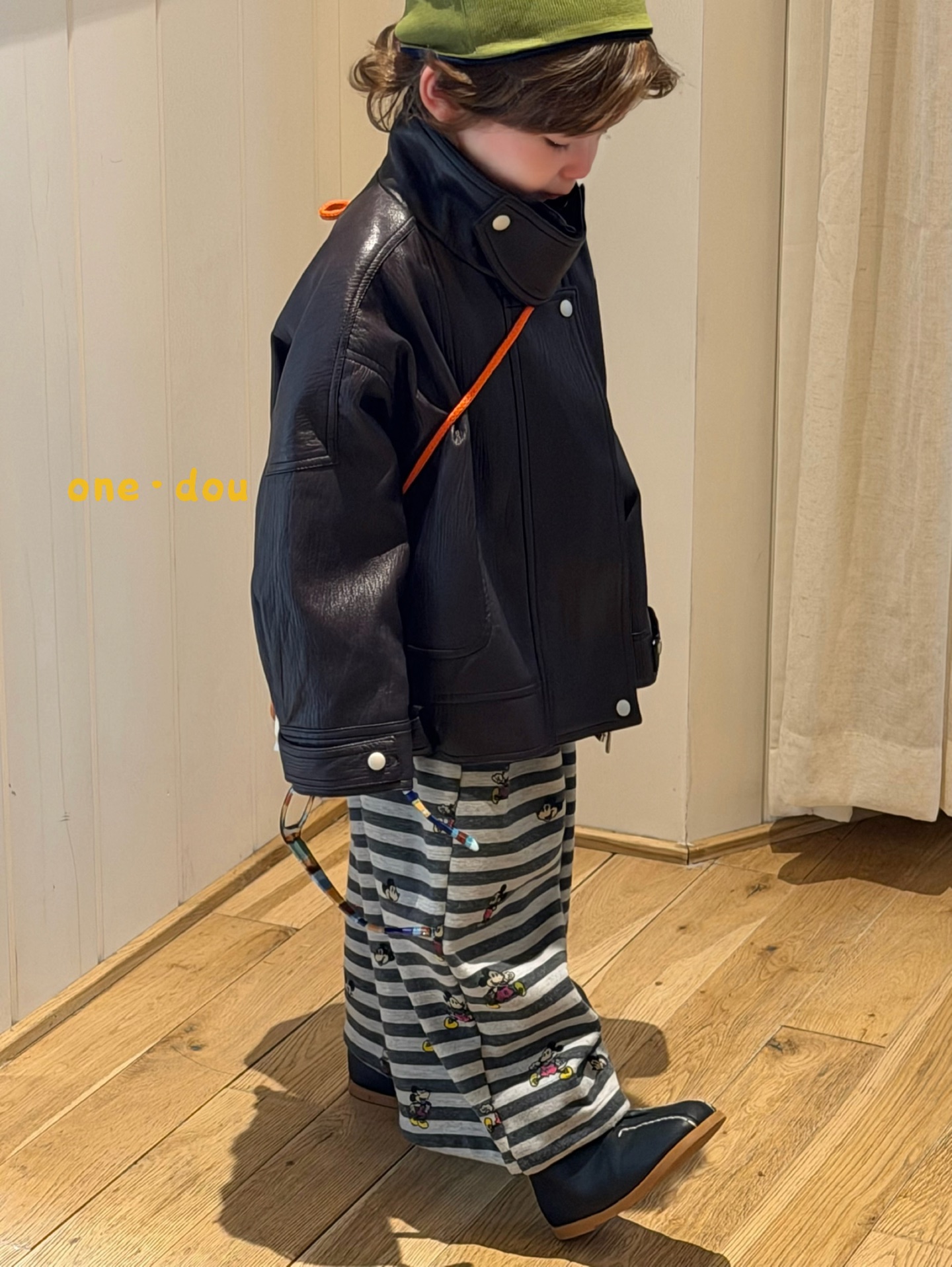 One Dou - Áo khoác da đen 6738