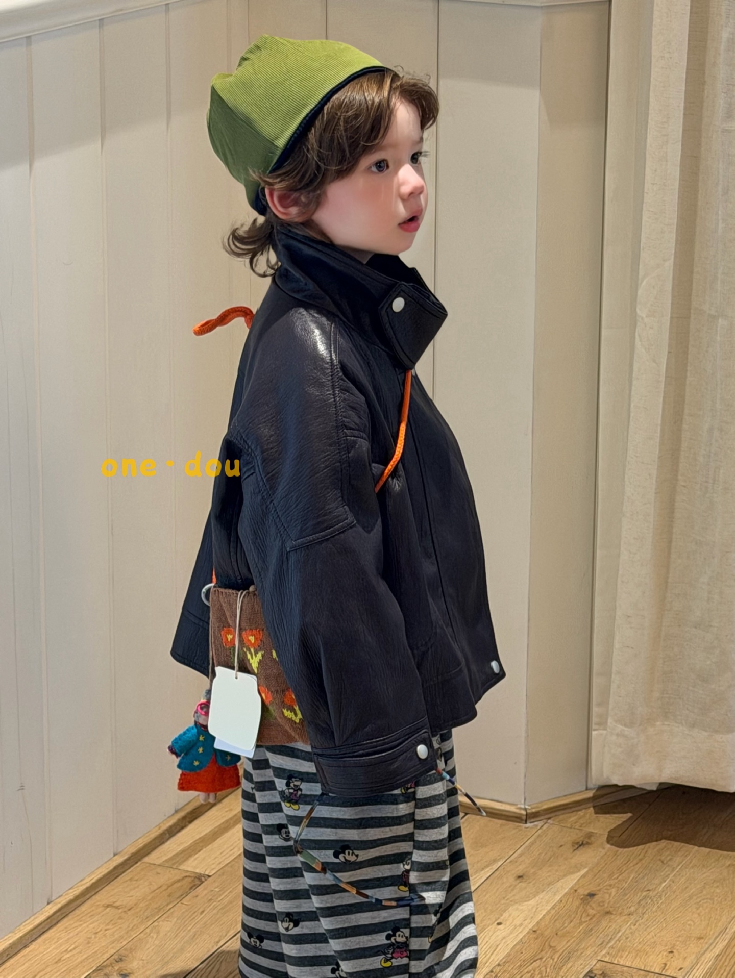 One Dou - Áo khoác da đen 6738