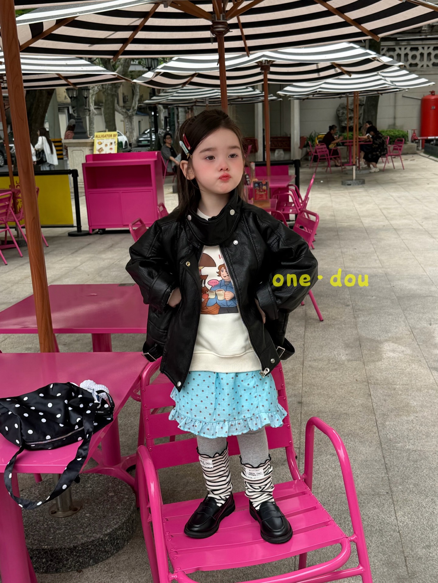 One Dou - Áo khoác da đen