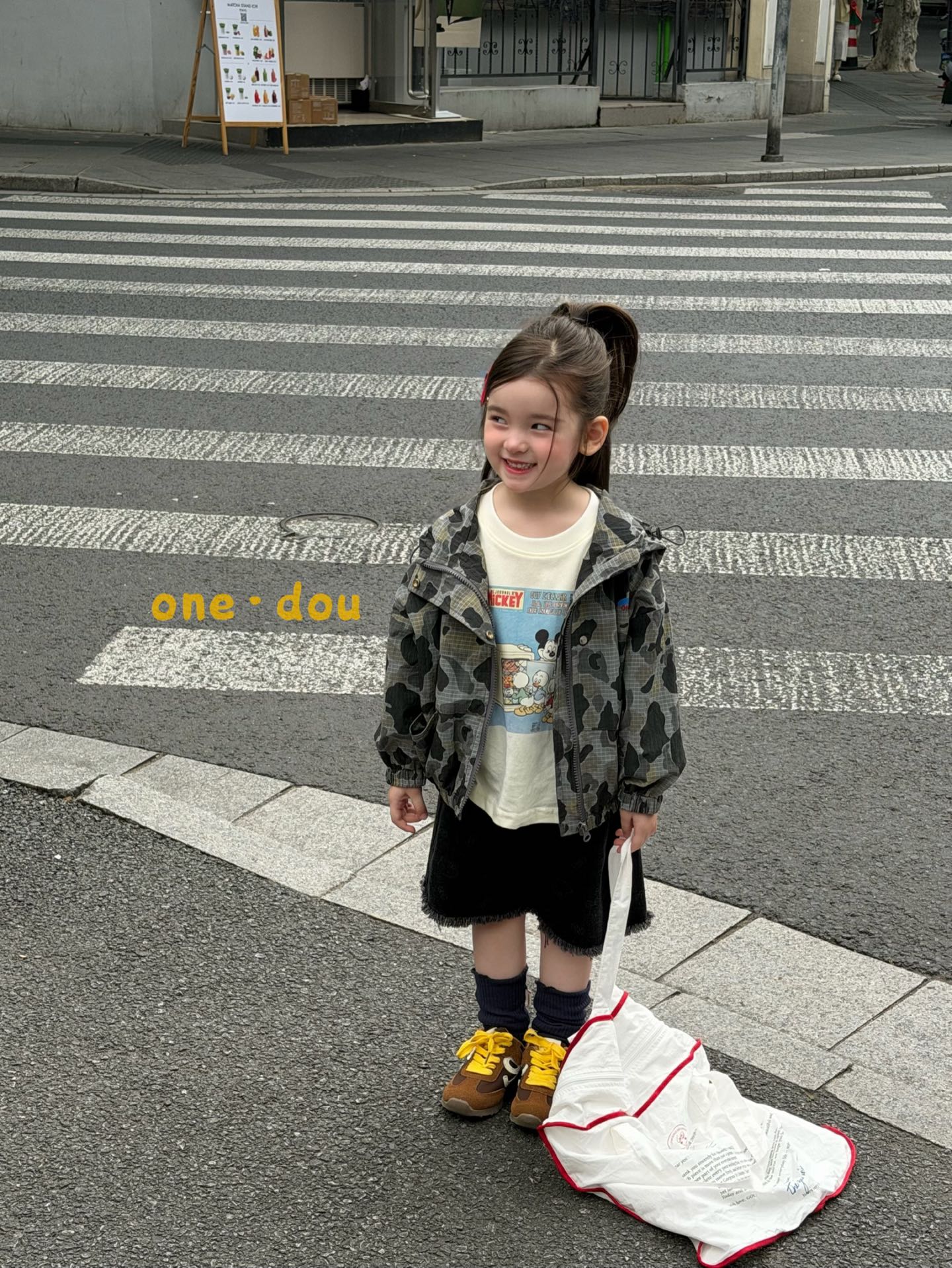 One Dou - Quần short Kitty đen
